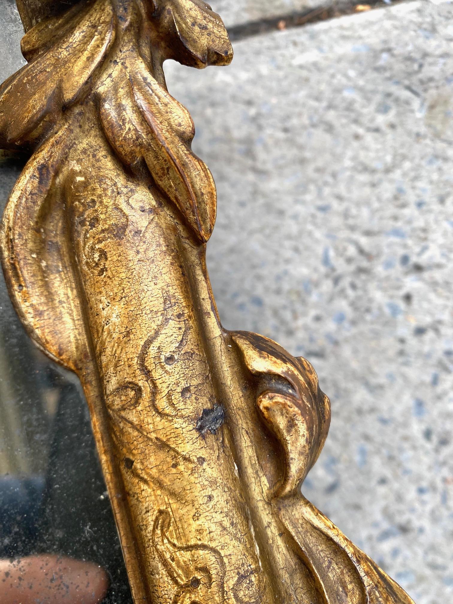 Specchio in legno dorato italiano in vendita 6