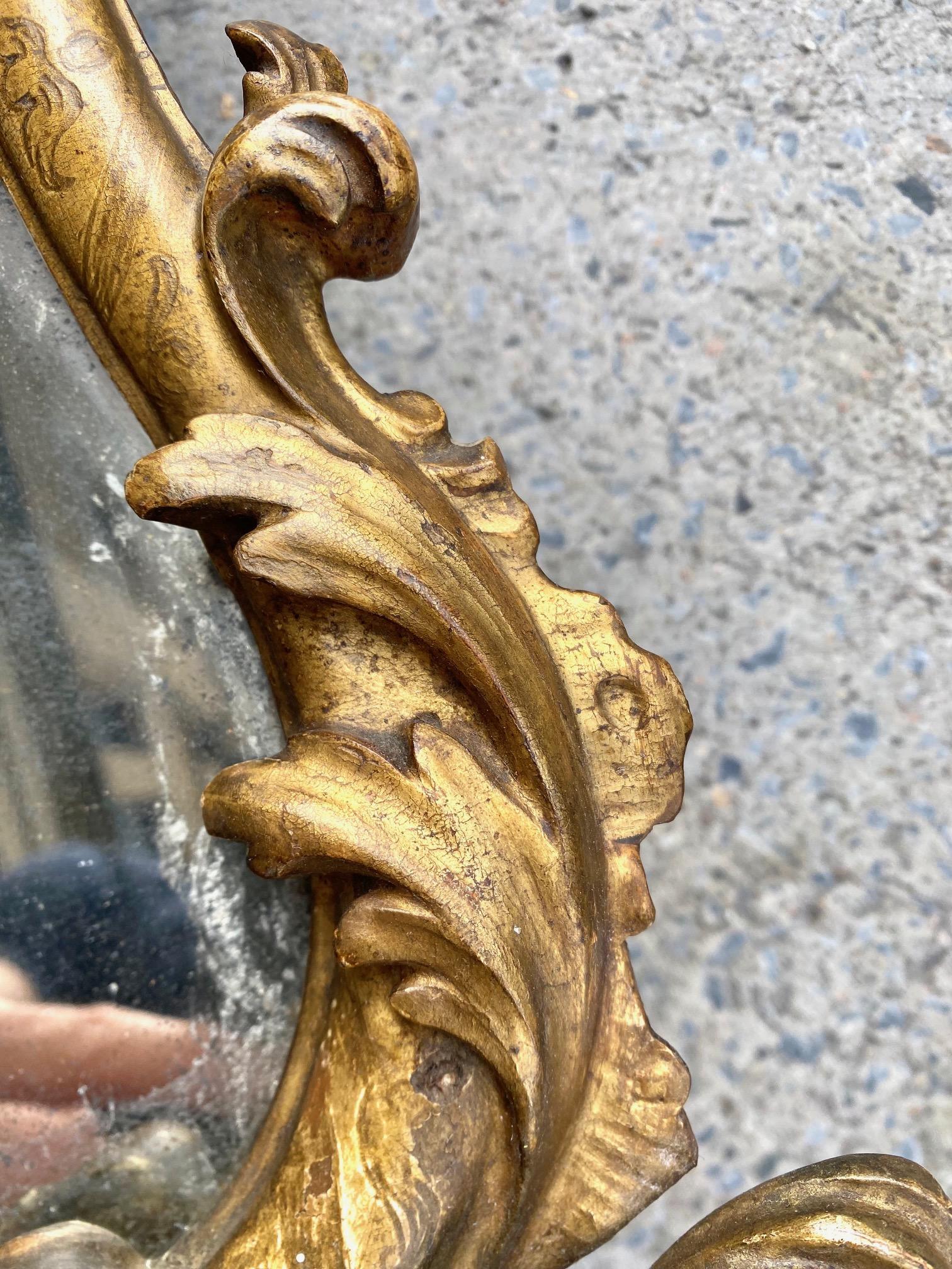 Specchio in legno dorato italiano in vendita 7