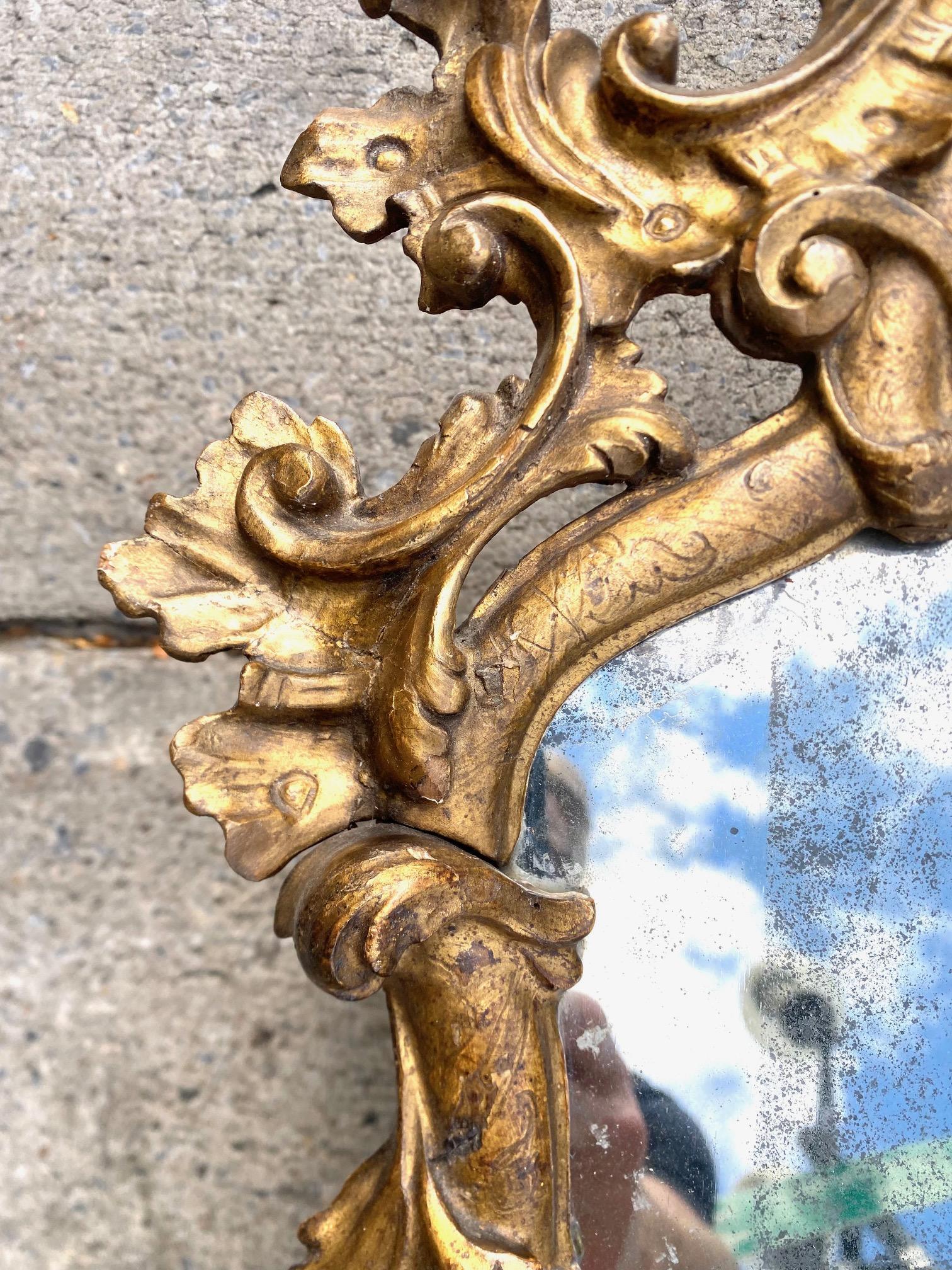 Specchio in legno dorato italiano in vendita 2