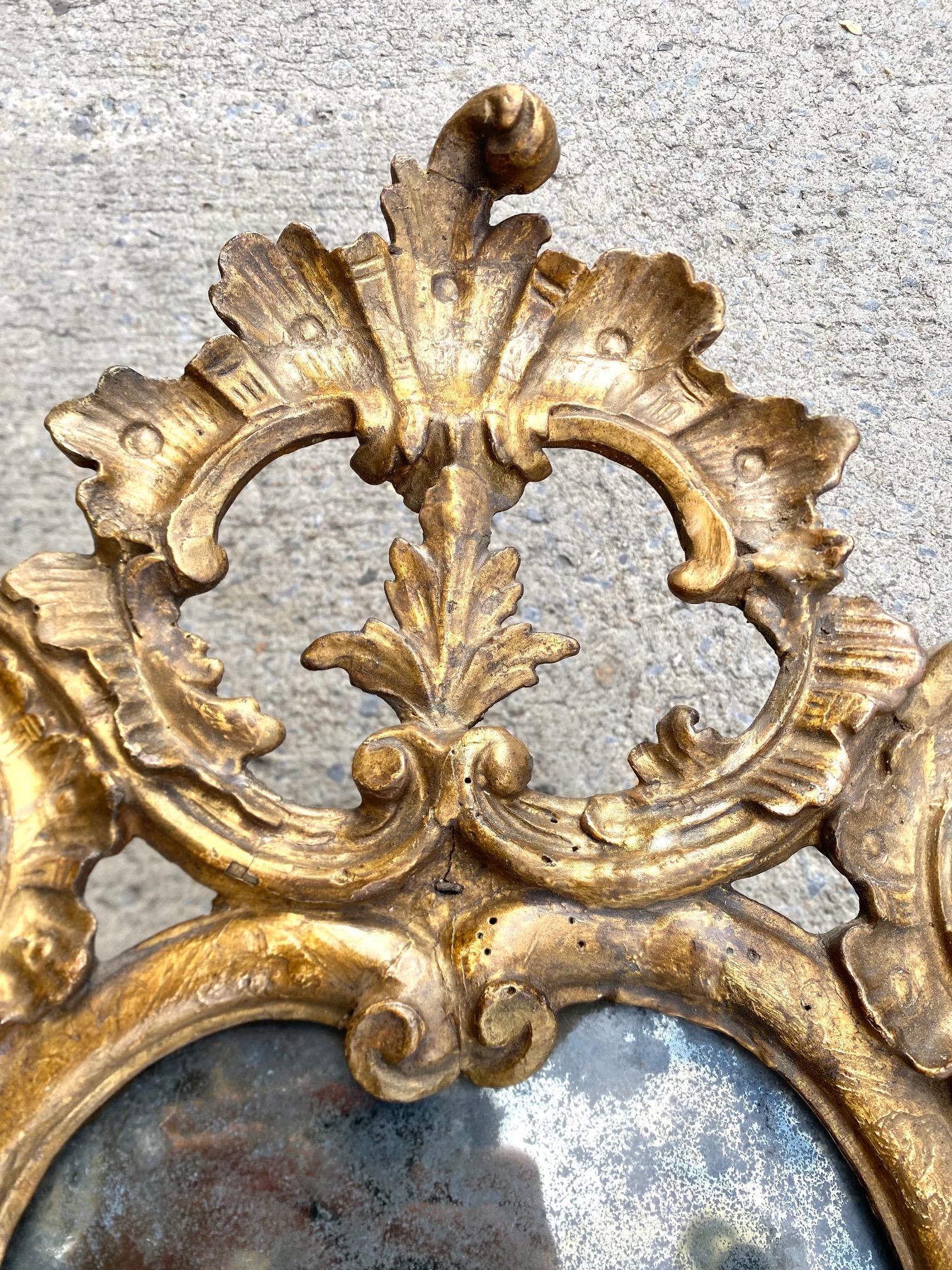 Specchio in legno dorato italiano in vendita 3