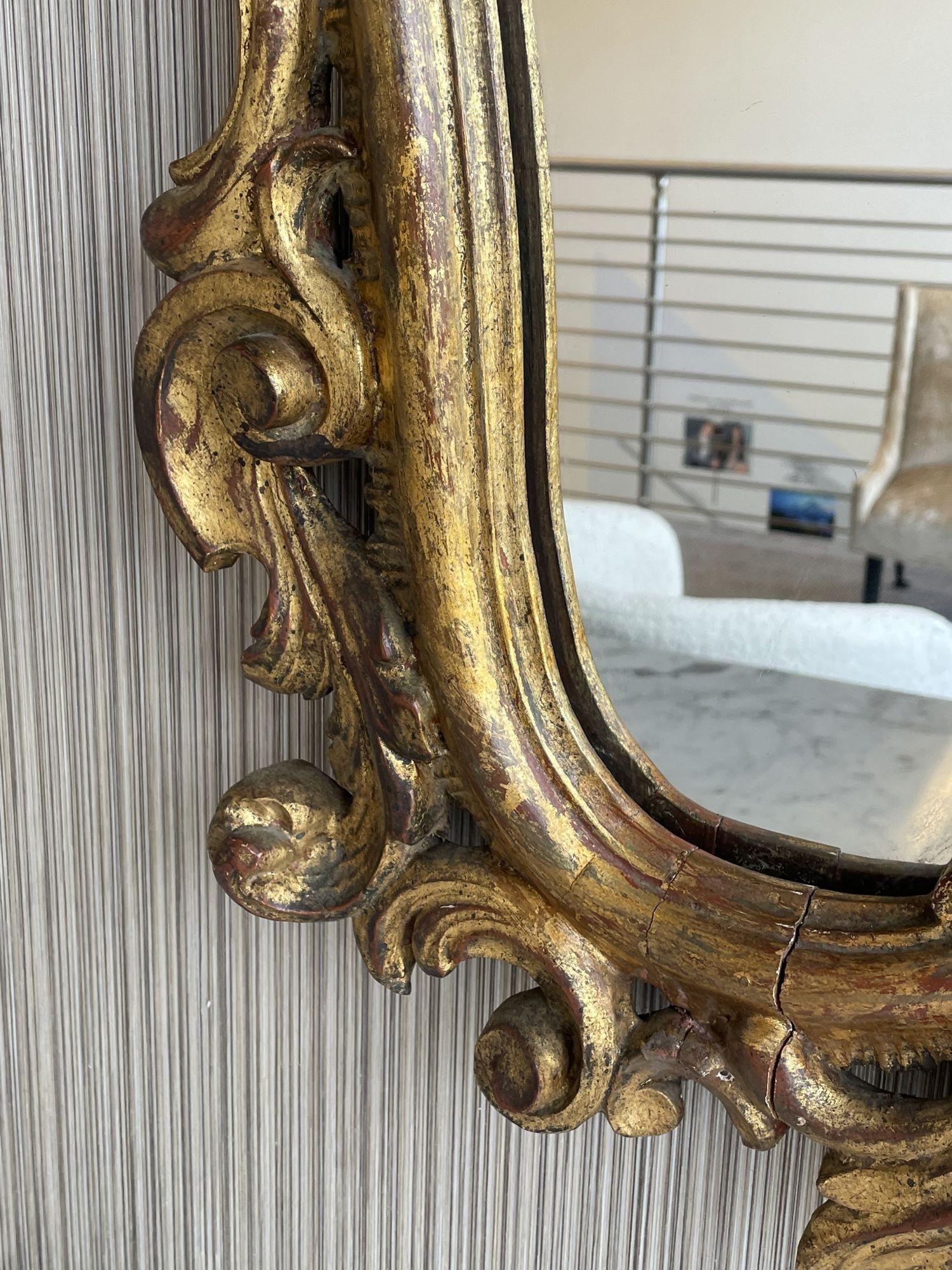 Hollywood Regency Miroir mural ou console en bois doré italien, pilier, miroir de commode en vente