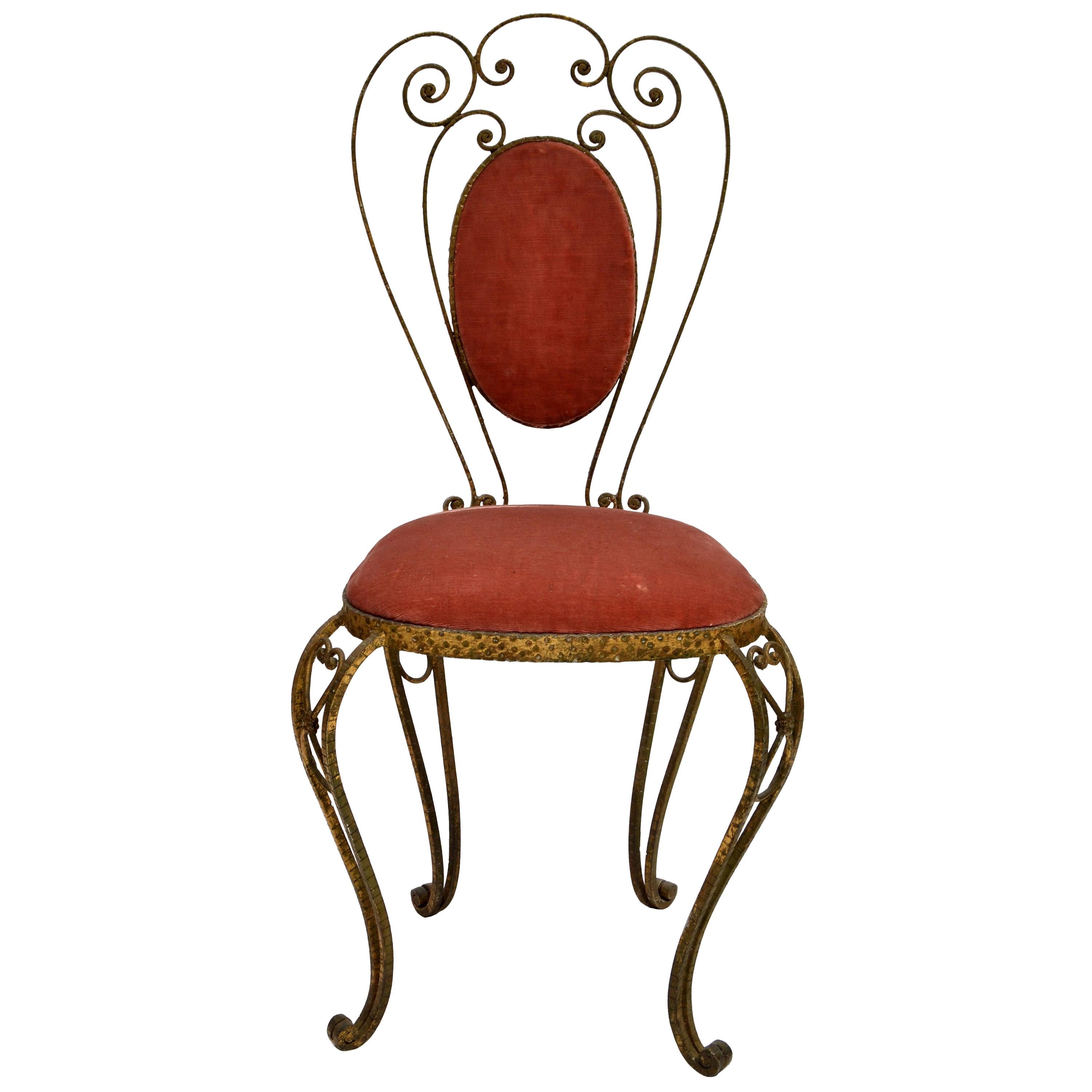 Chaise de coiffeuse italienne en acier forgé doré avec tapisserie en velours rose Pier Luigi Colli