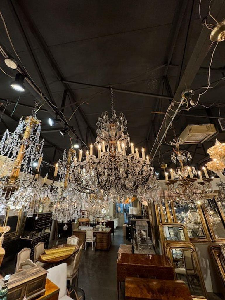 Italian Giltwood and Crystal Chandelier In Good Condition For Sale In Dallas, TX
