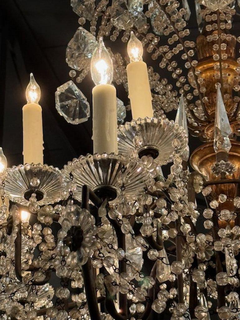 Italian Giltwood and Crystal Chandelier For Sale 1