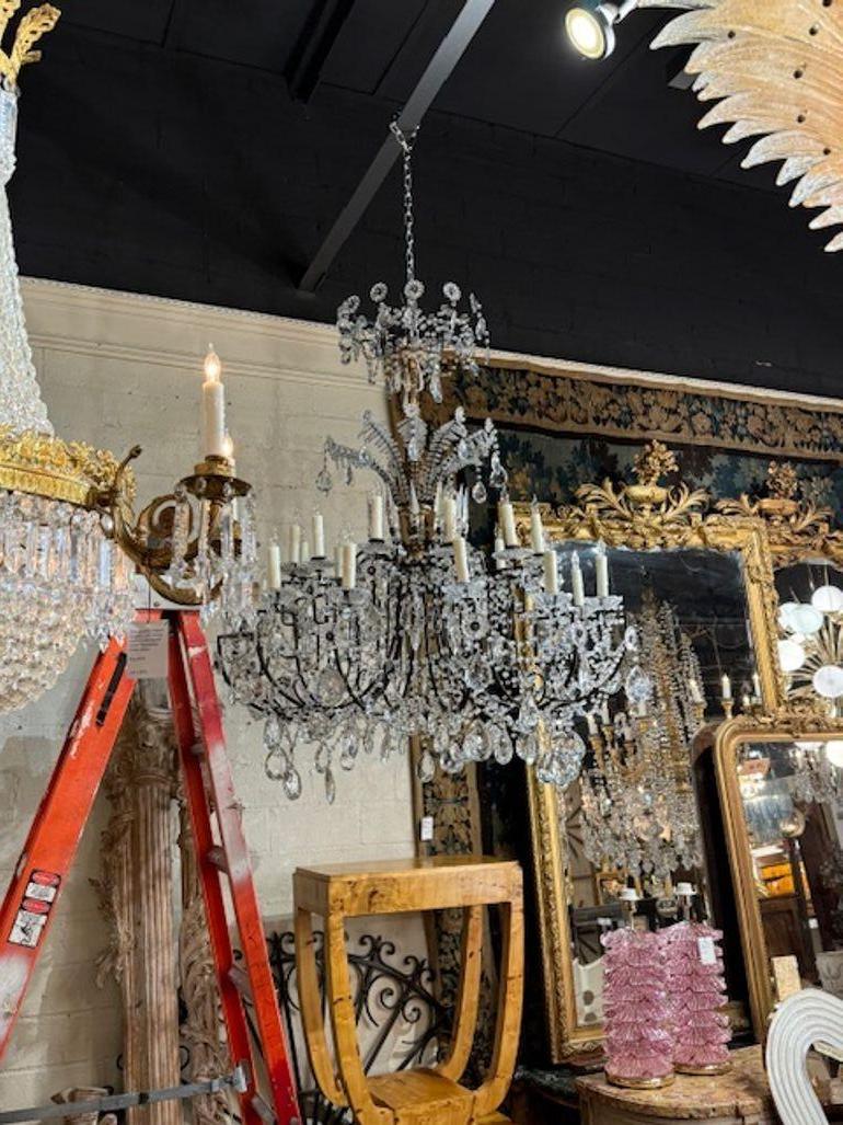 Italian Giltwood and Crystal Chandelier For Sale 4