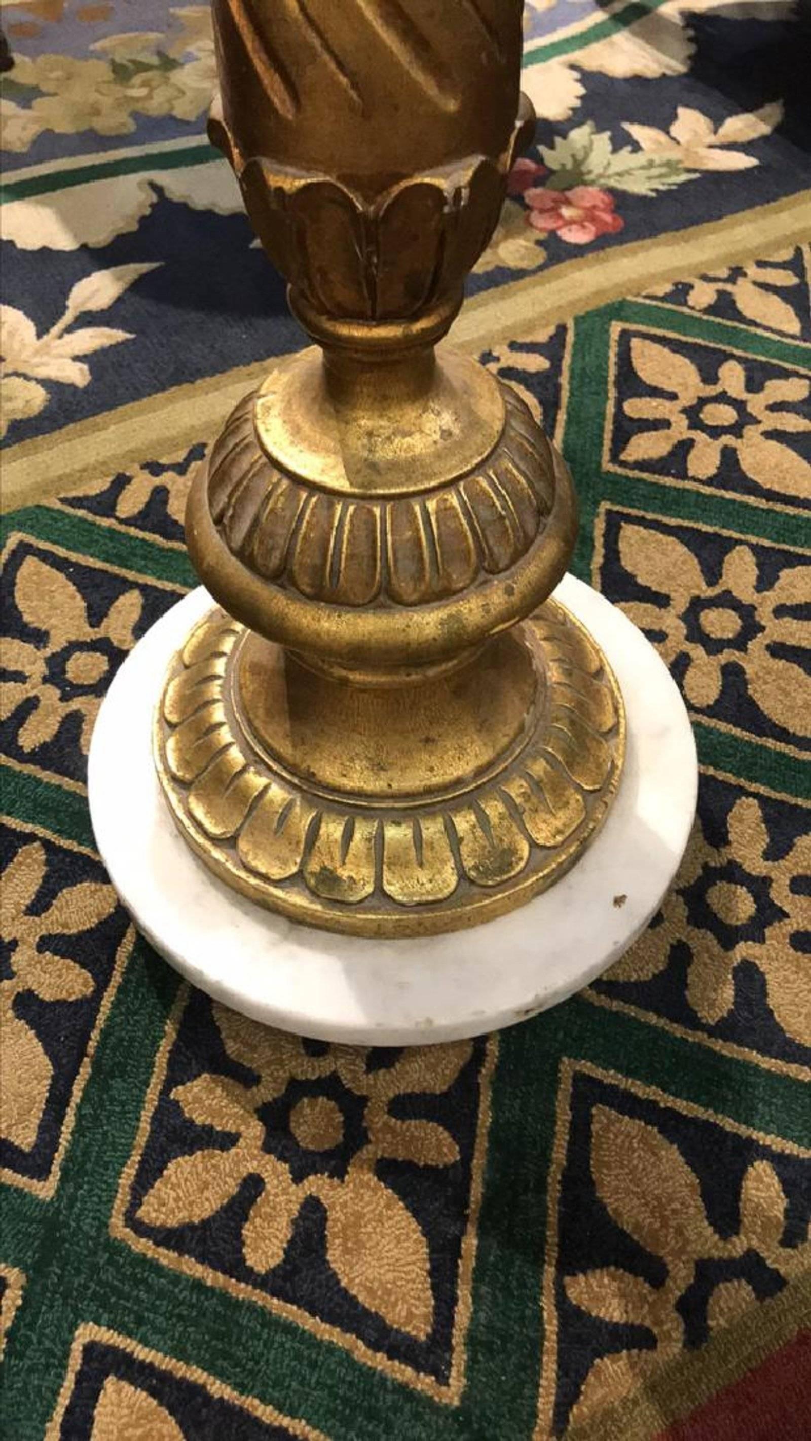 Italian Giltwood and Marble Pedestal In Good Condition In Dallas, TX