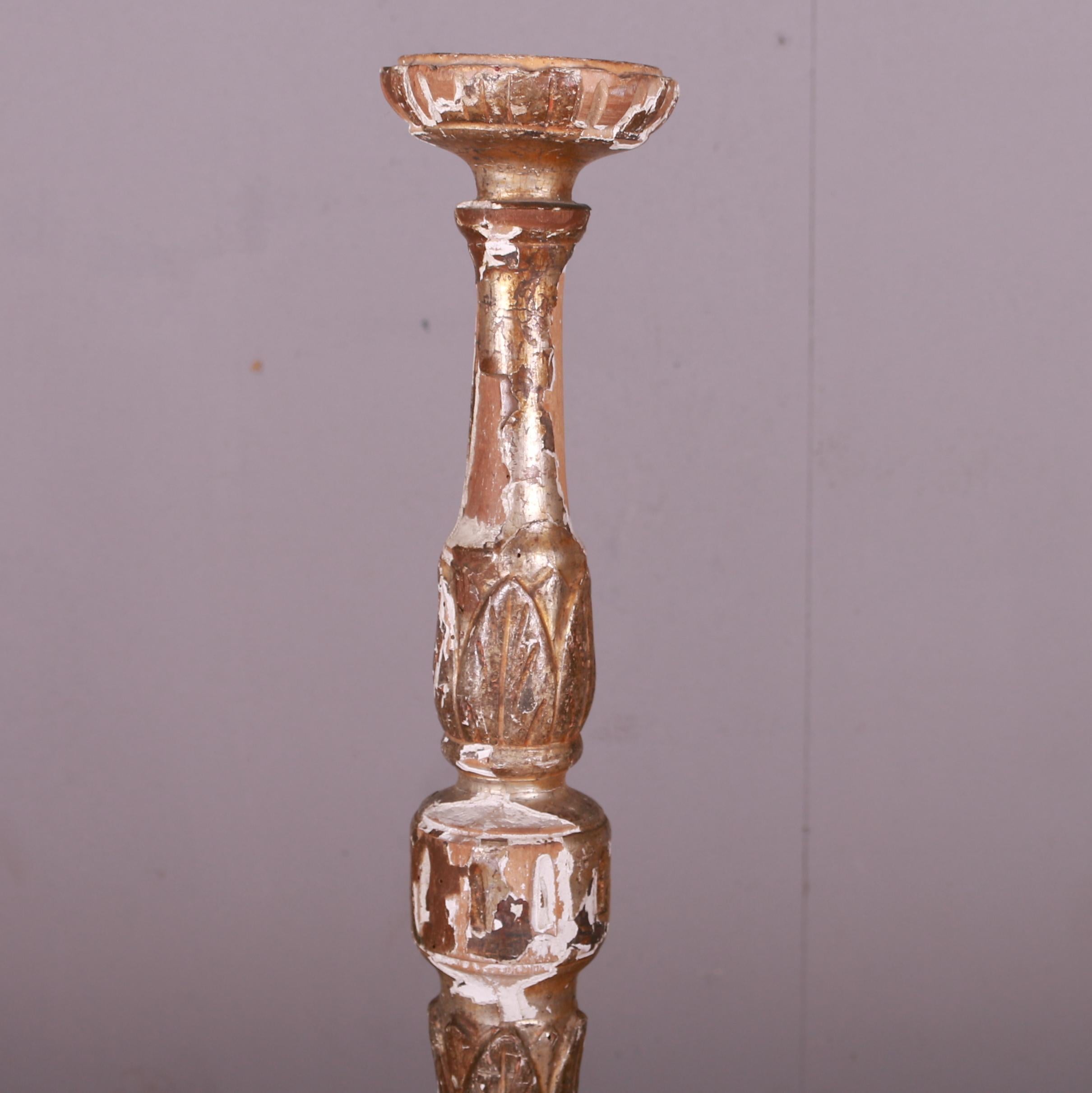 XIXe siècle Porte-bougies italien en bois doré en vente