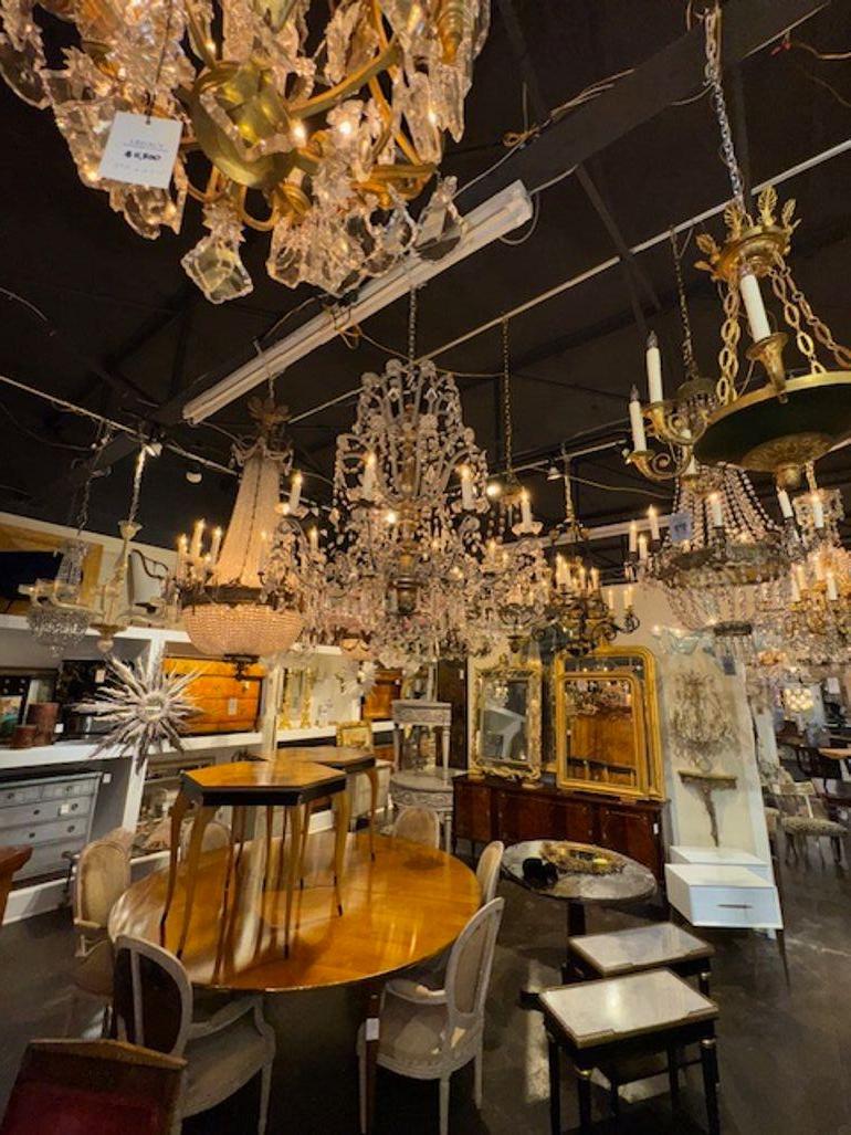 Lampadario italiano in legno dorato In condizioni buone in vendita a Dallas, TX