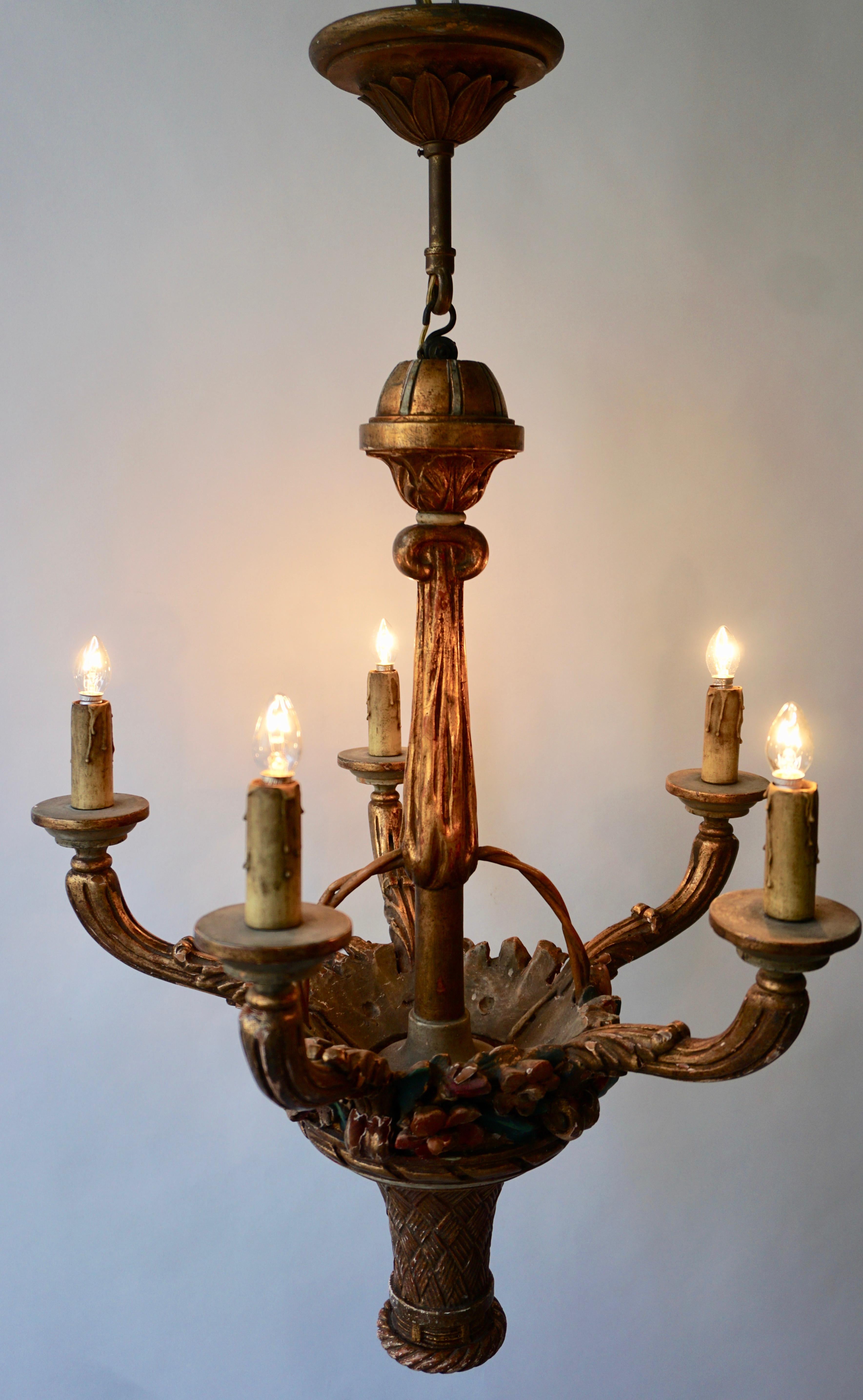 Italian Giltwood Chandelier with Flowers For Sale 1