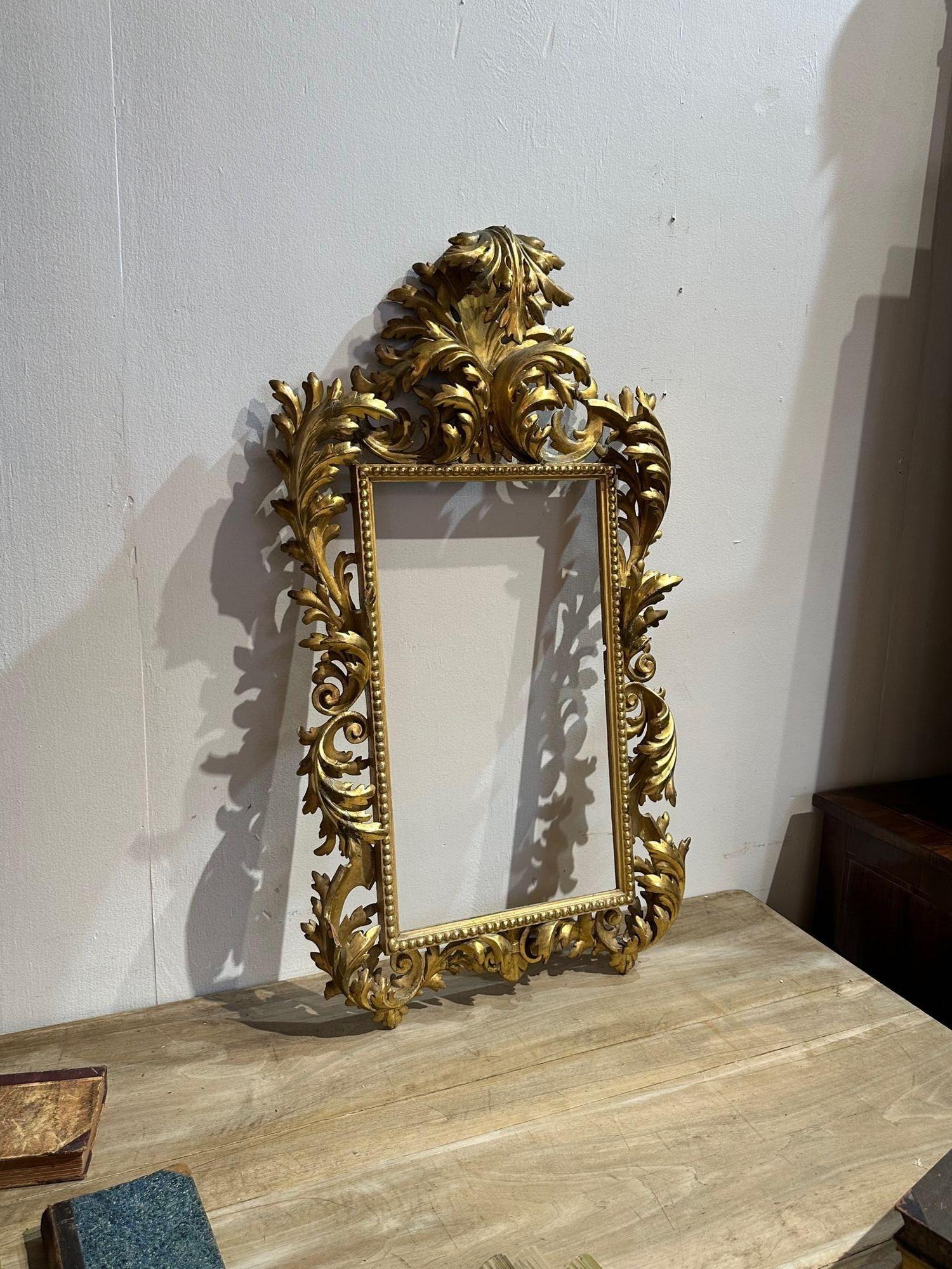 Italian Giltwood Florentine Frame In Good Condition For Sale In Dallas, TX