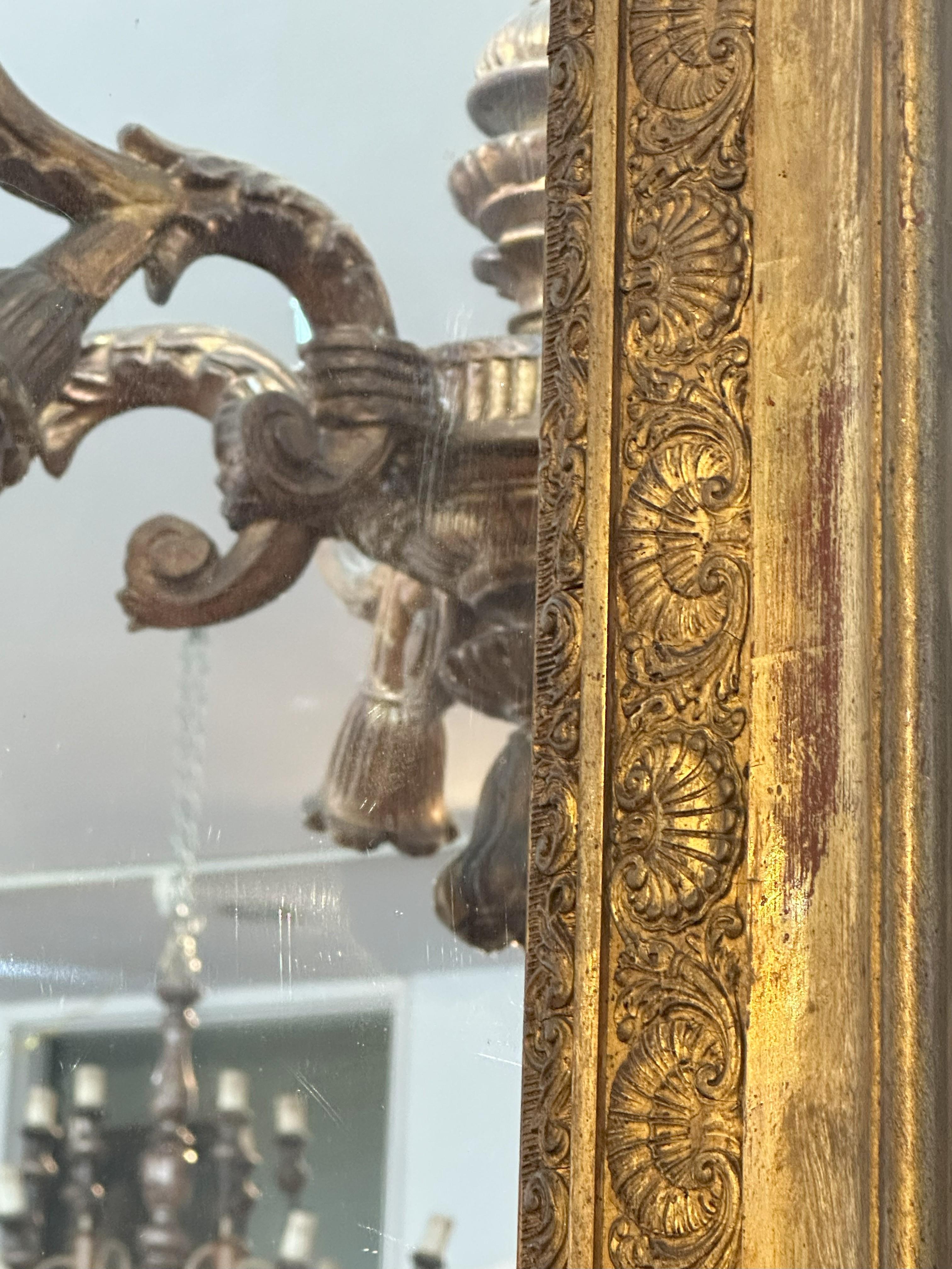 Sculpté Miroir italien en bois doré - Circa 1850 en vente