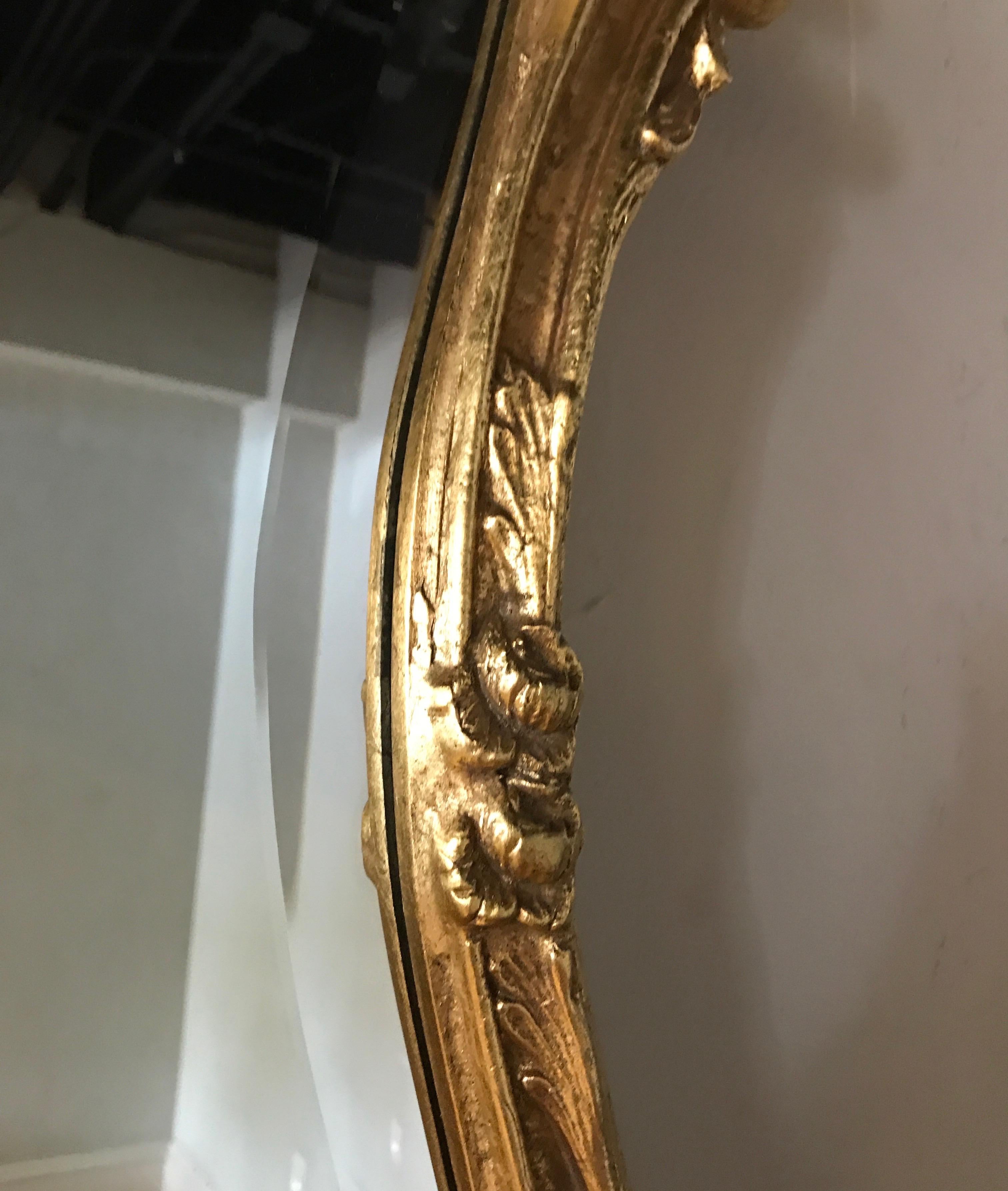 Italian Giltwood Mirror Topped with a Small Shell by Decorative Arts 2