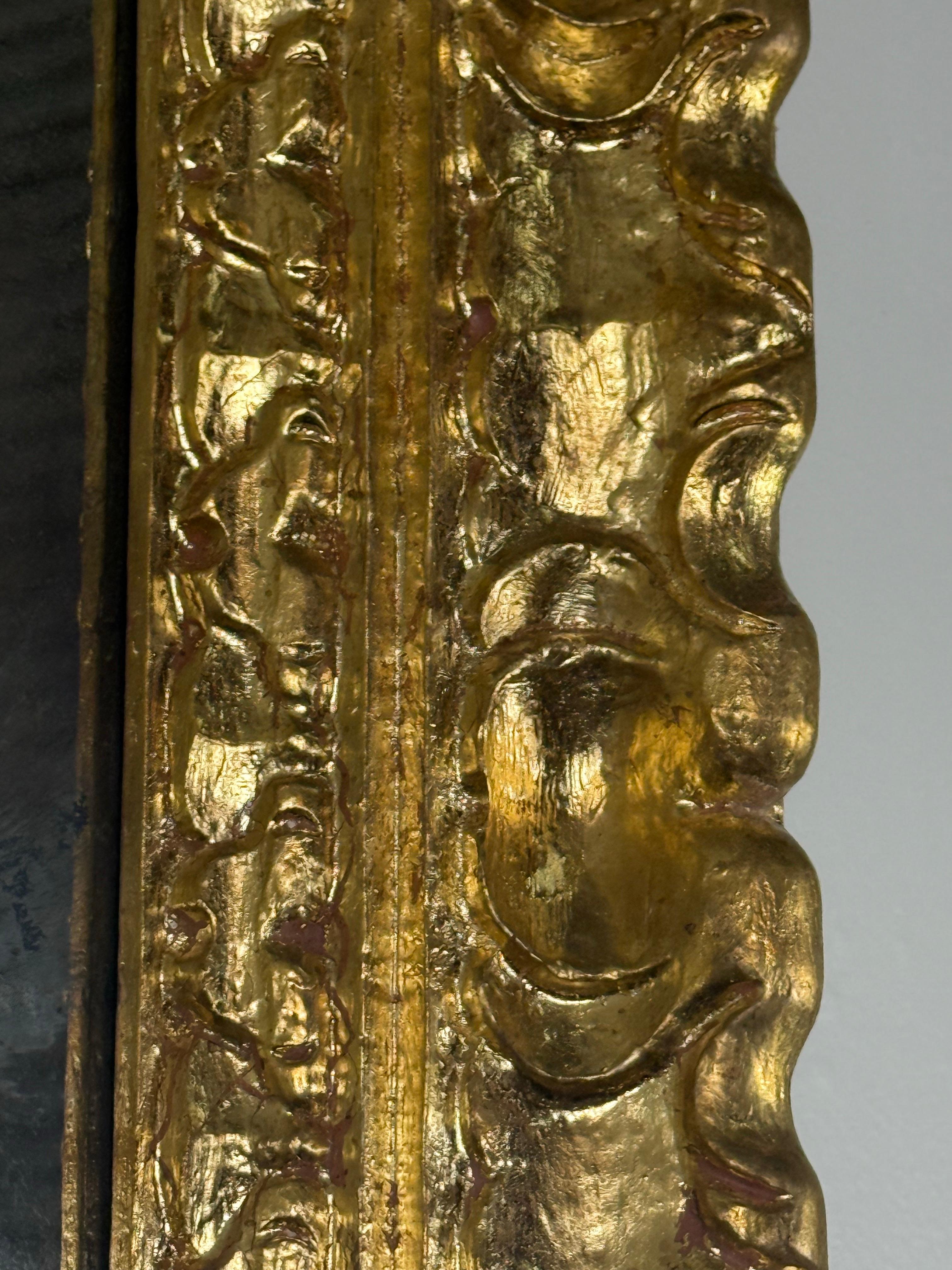 Specchio in legno d'orato italiano con vetro ossidato profondo In condizioni buone in vendita a Los Angeles, CA