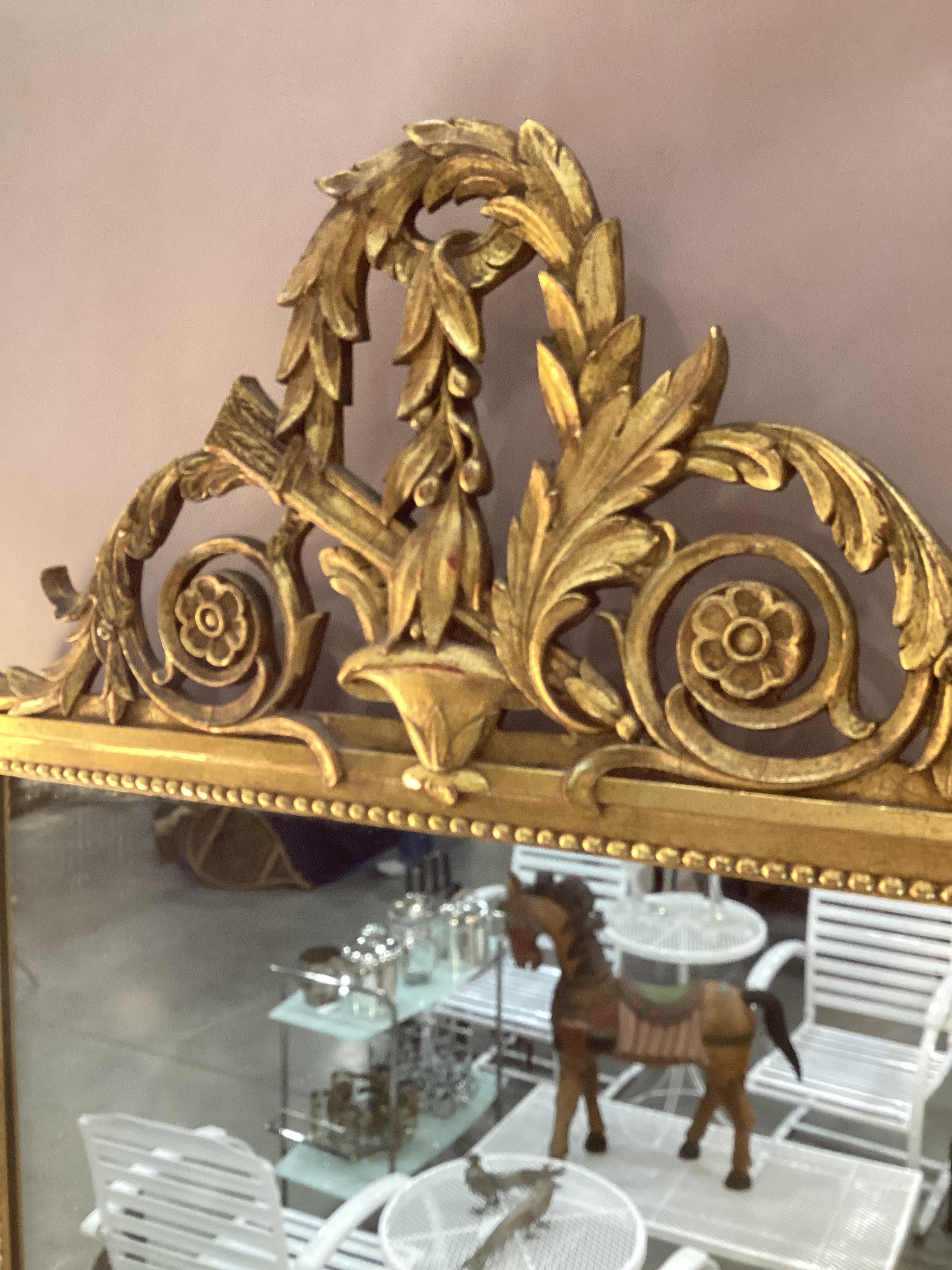 Italienischer Spiegel aus Giltholz im neoklassischen Stil  (Neoklassisch) im Angebot