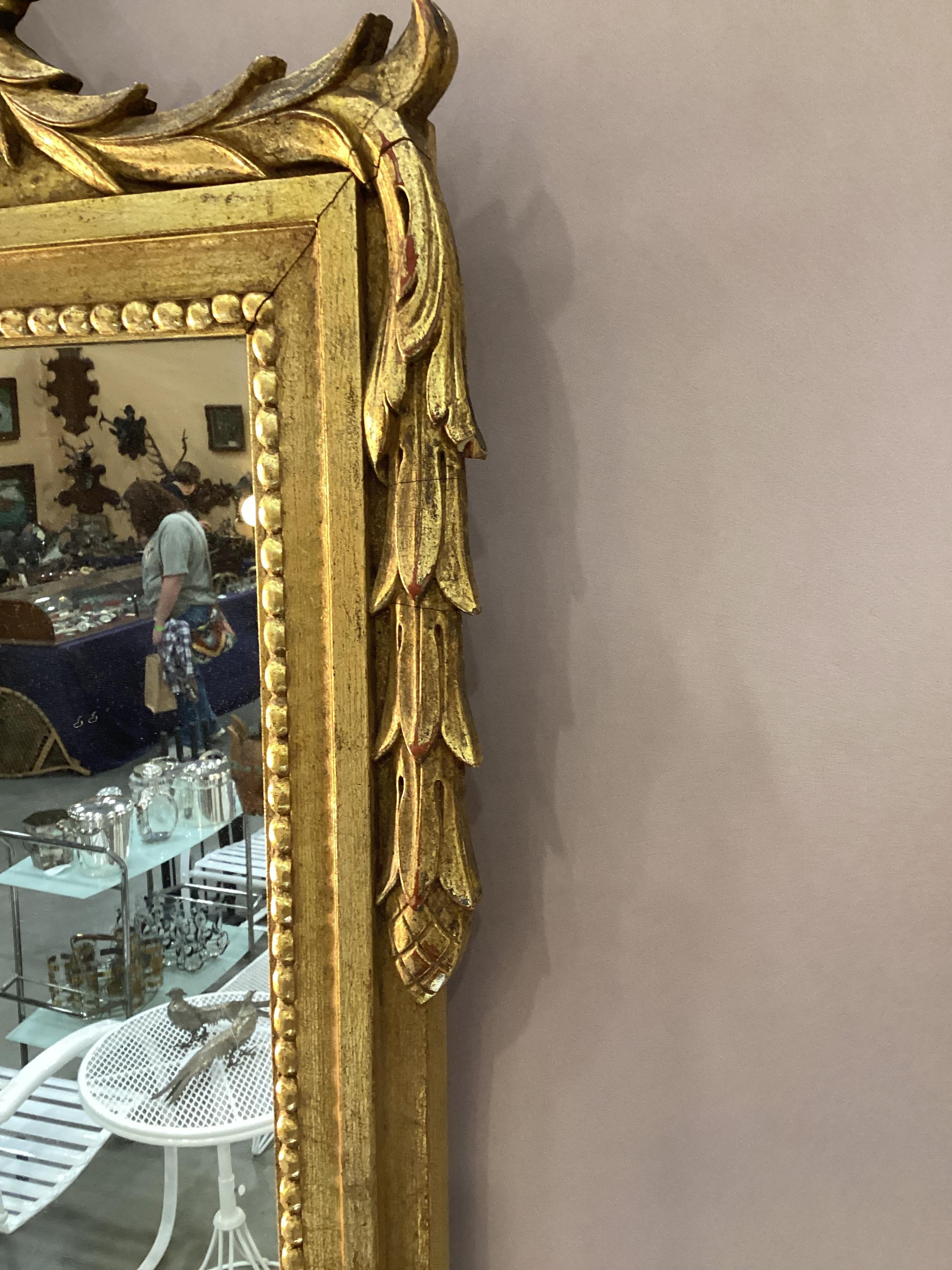 Italienischer Spiegel aus Giltholz im neoklassischen Stil  im Angebot 1