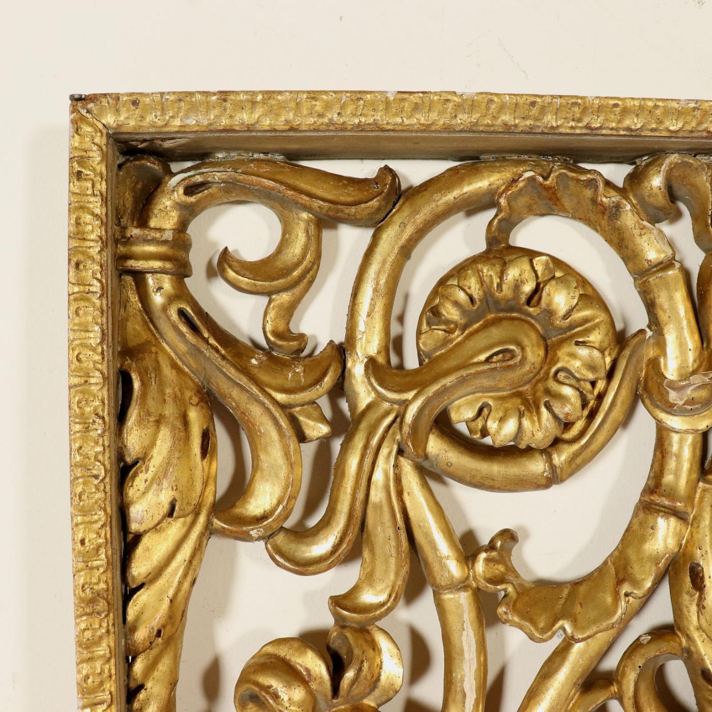 Italian Giltwood Overdoor Ornament Panel, circa 1740 For Sale 1