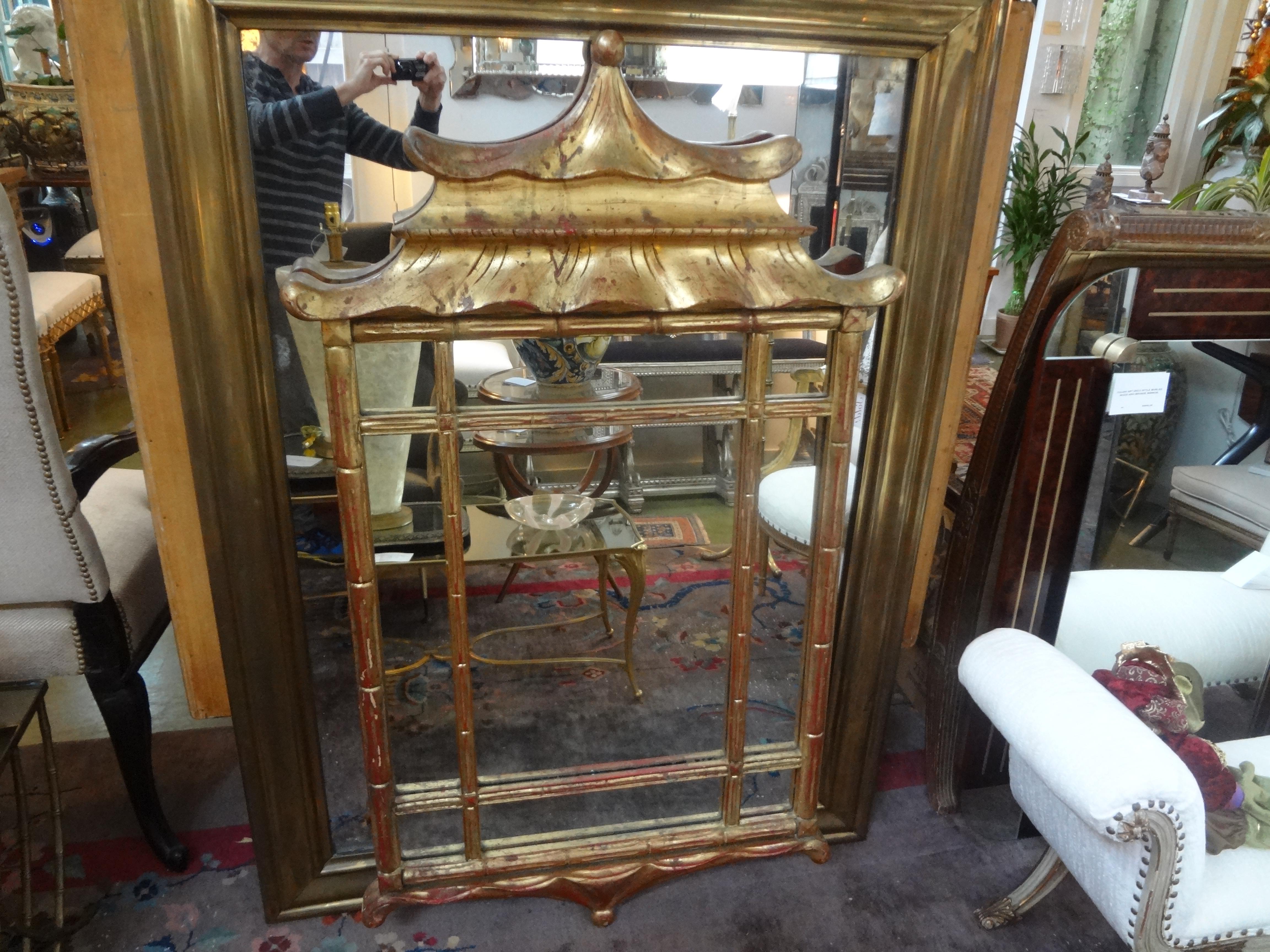 Italian Giltwood Chinese Chippendale or Chinoiserie Style Pagoda Mirror In Good Condition In Houston, TX