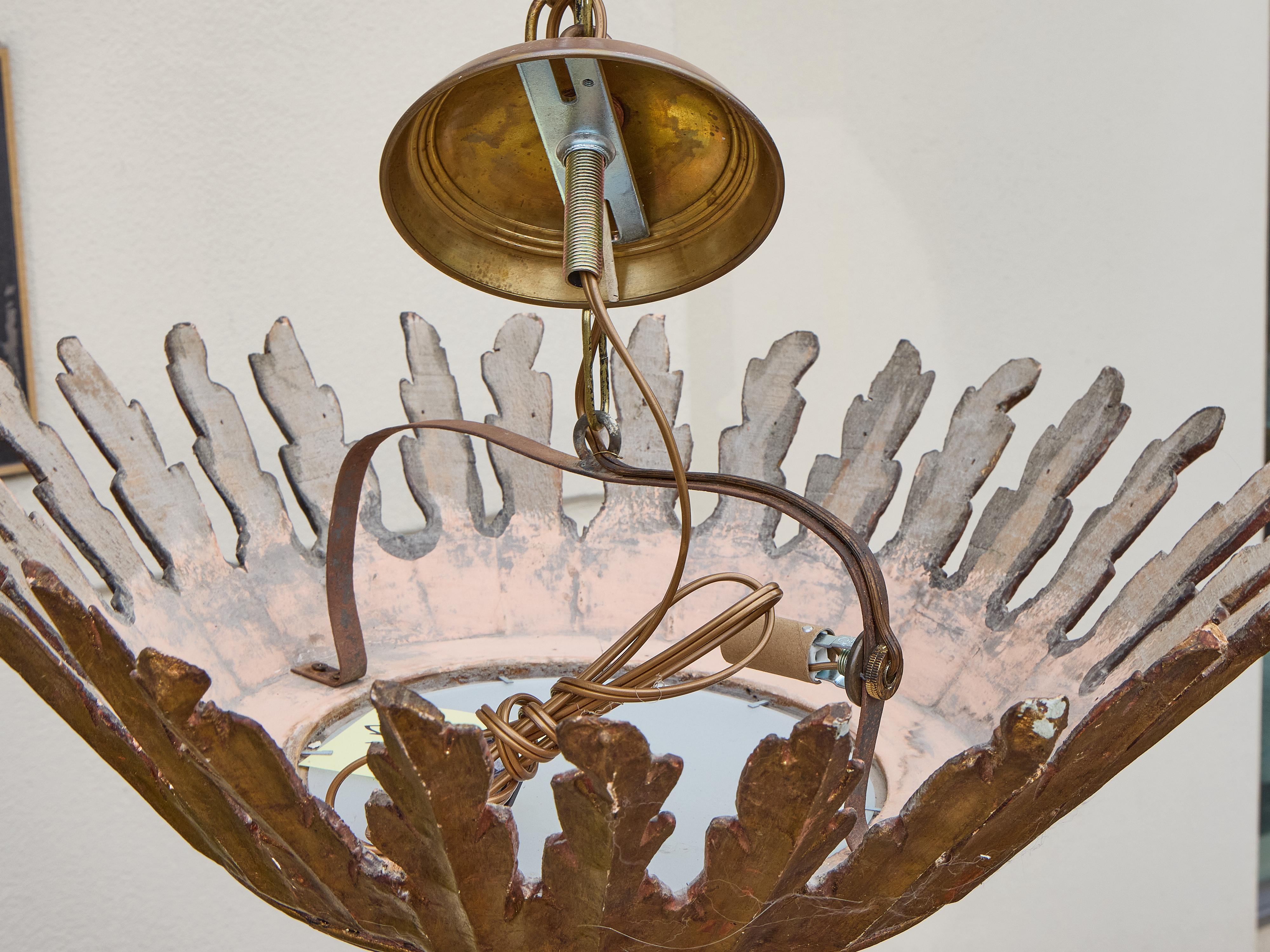 Italian Giltwood Sunburst Chandelier with Frosted Glass Diffuser, circa 1930 In Good Condition For Sale In Atlanta, GA