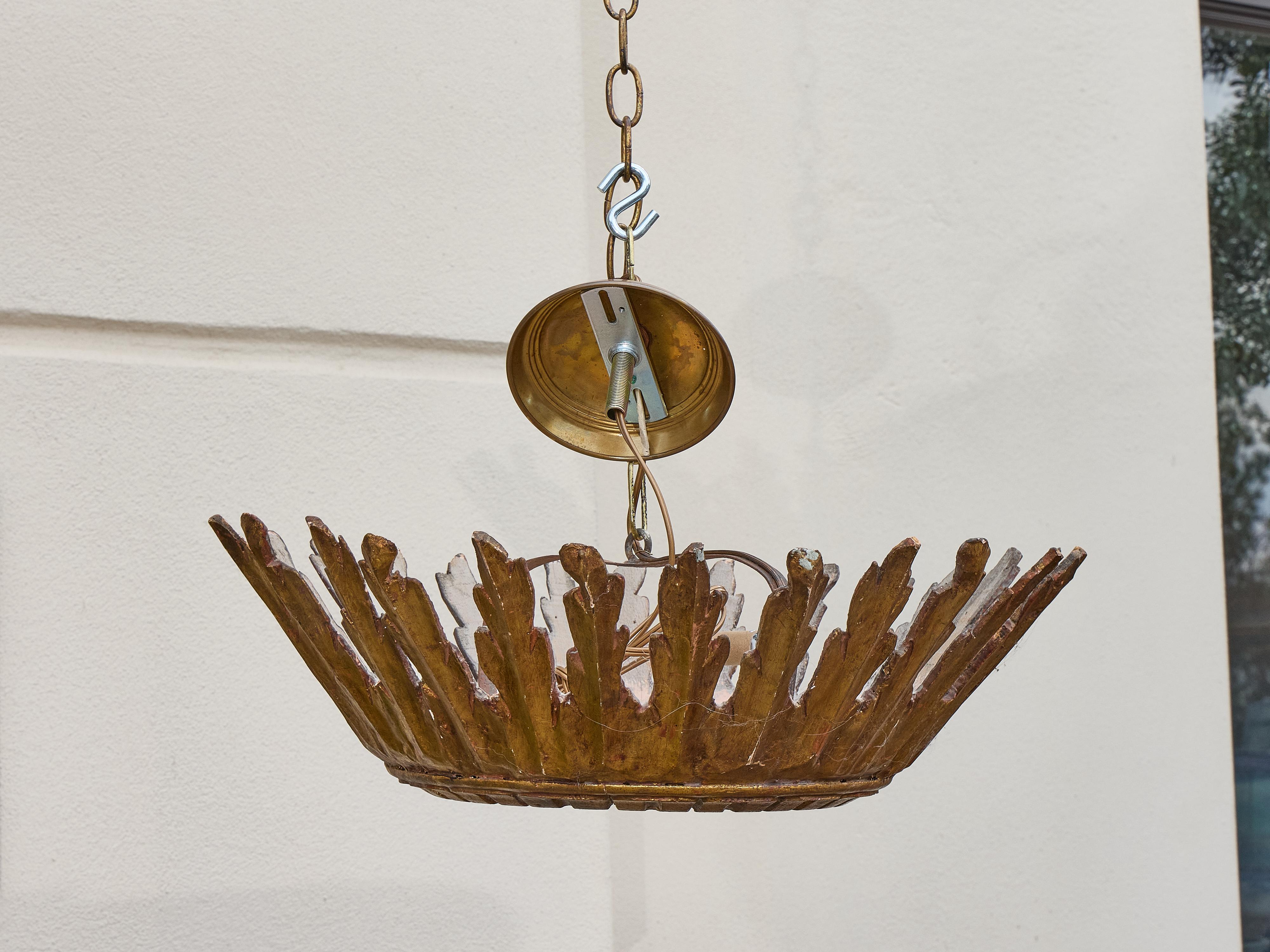 Italian Giltwood Sunburst Chandelier with Frosted Glass Diffuser, circa 1930 For Sale 2
