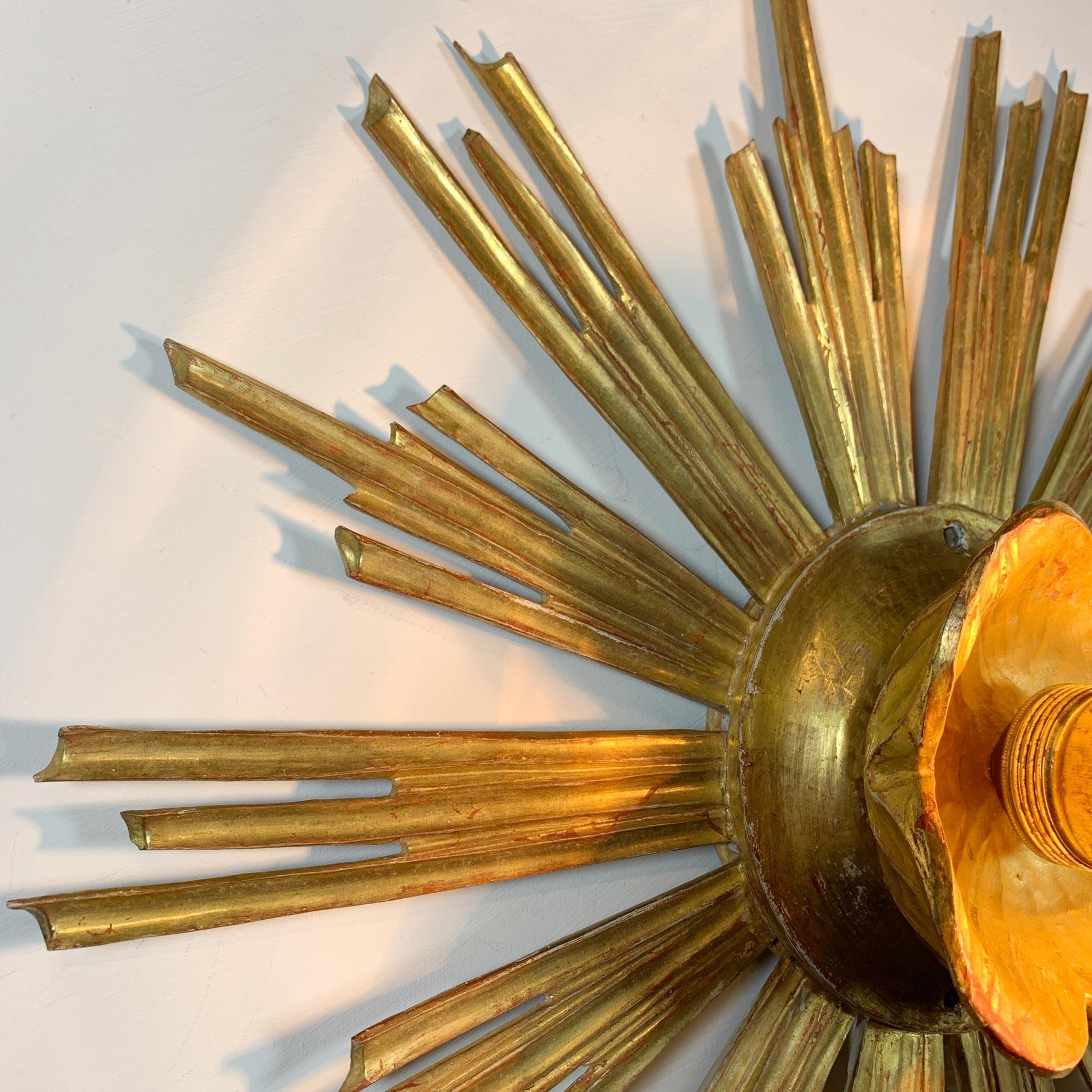 Italian Gold Gilt Wood Sunburst Flush Mount Ceiling Light In Good Condition For Sale In Hastings, GB