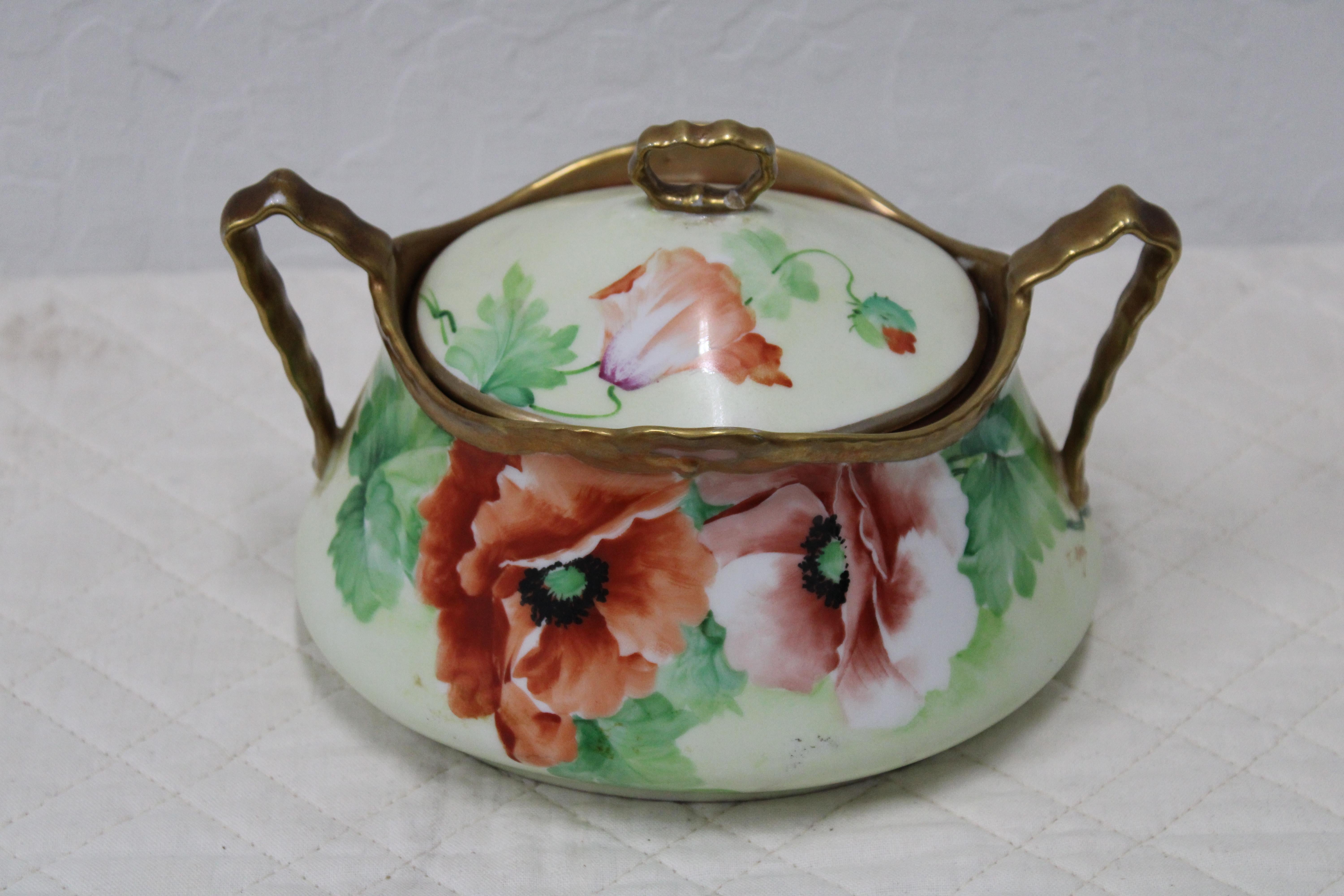 C. 19th century

Italian Ginori hand painted porcelain sugar bowl.