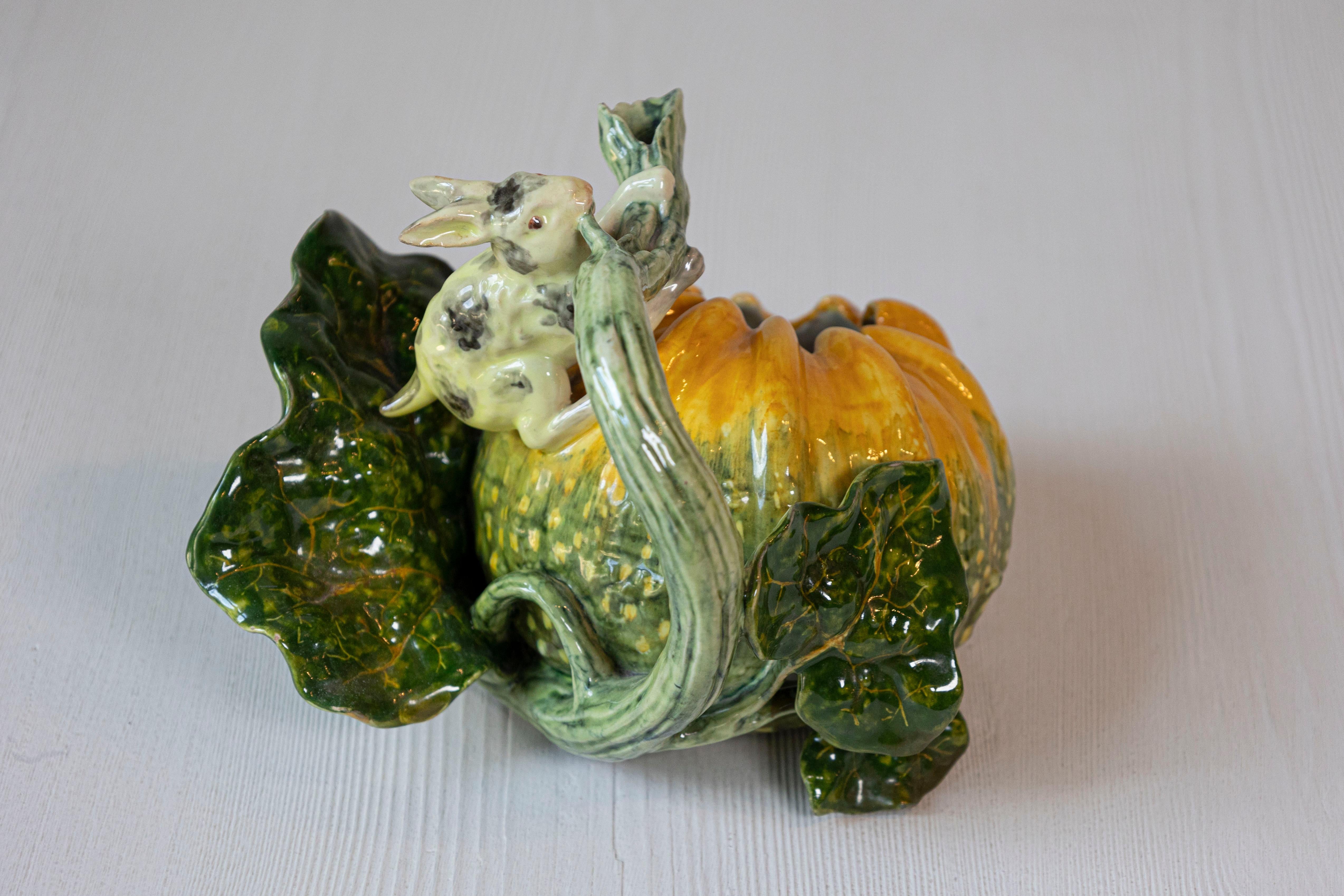 Italian Ginori Majolica Pumpkin Shaped Vase with Bunny Rabbit Eating a Branch In Good Condition In Atlanta, GA