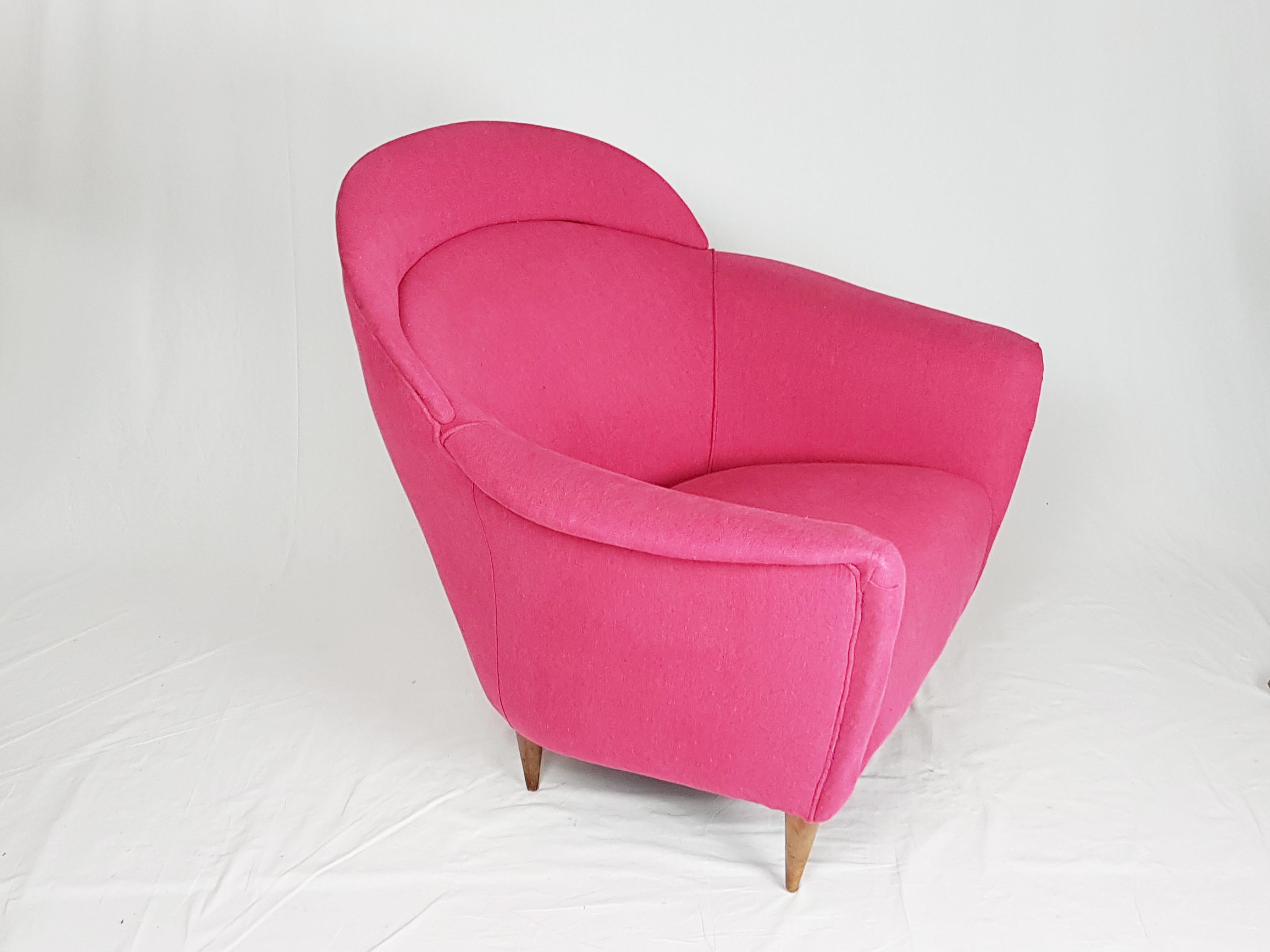 Italian Ico Parisi Style 1950s Pink Cushioned Armchair For Sale 7