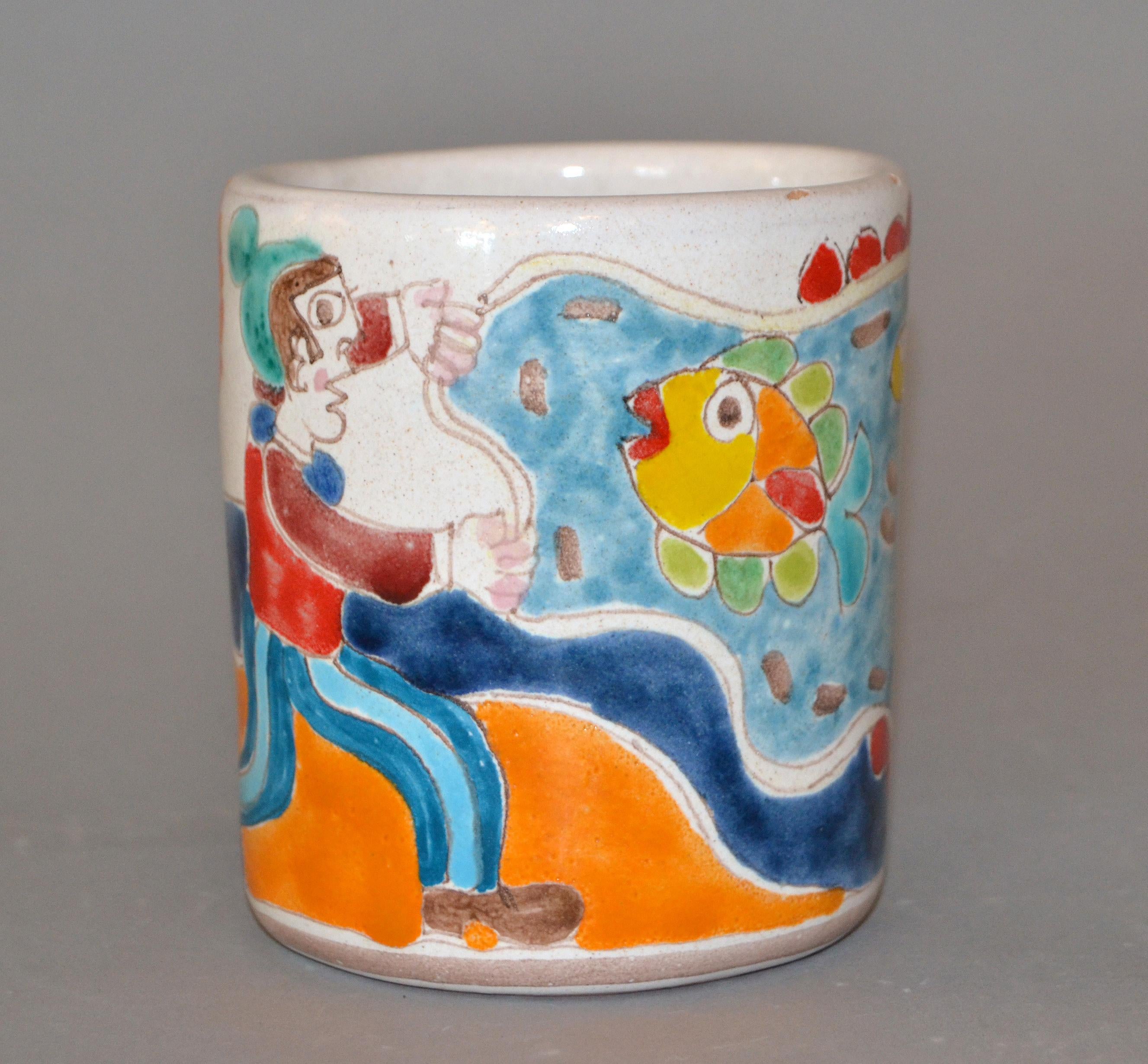 Italian Giovanni DeSimone Hand Painted Art Pottery Decor Mug, Cup Fish Family (Moderne der Mitte des Jahrhunderts)