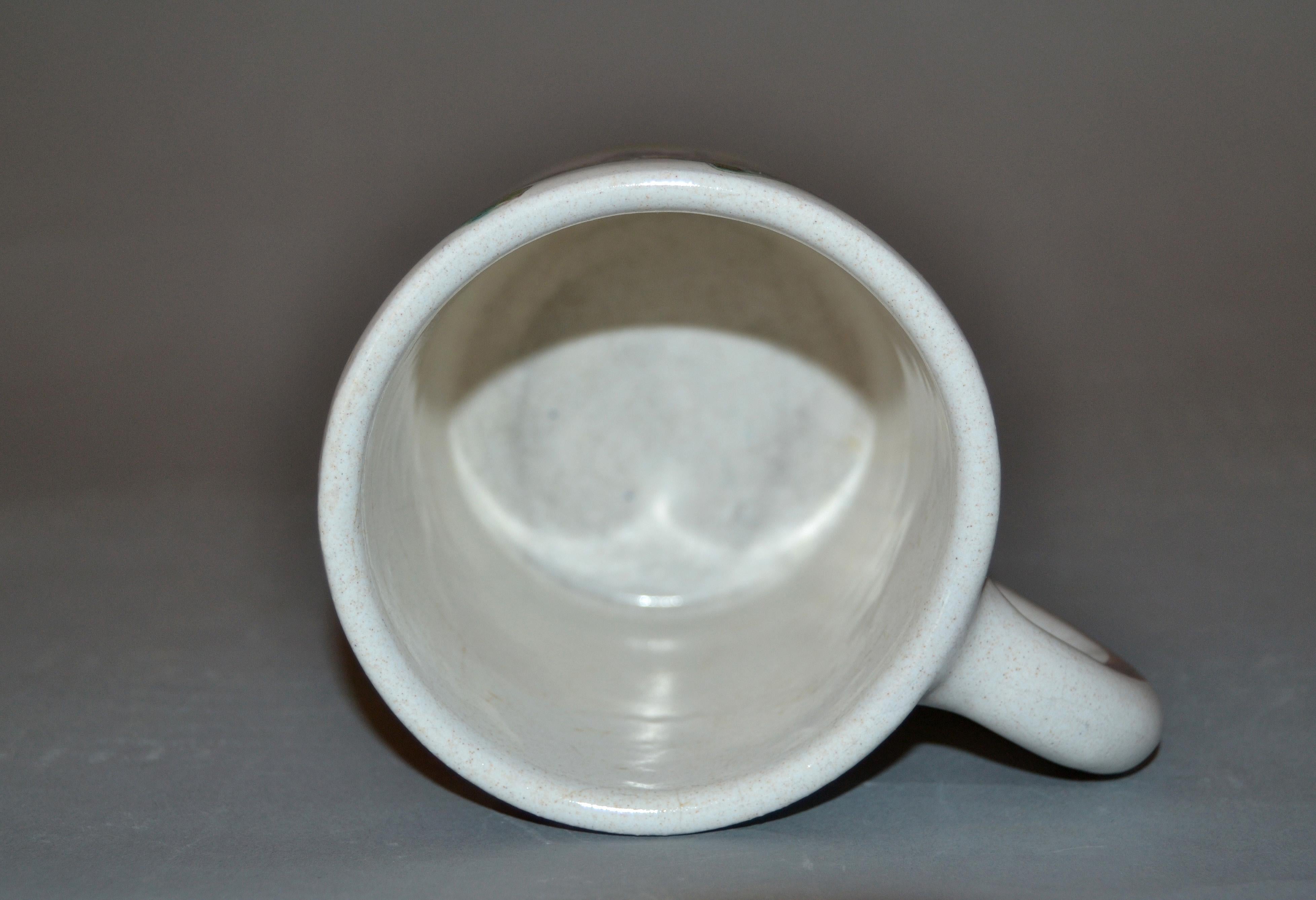 Italian Giovanni Desimone Hand Painted Art Pottery Decor Mug, Cup Grape Picker In Good Condition In Miami, FL