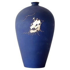 Italienische blaue Vase mit Schiff, signiert, Giovanni Gariboldi für Richard Ginori, 1930er Jahre