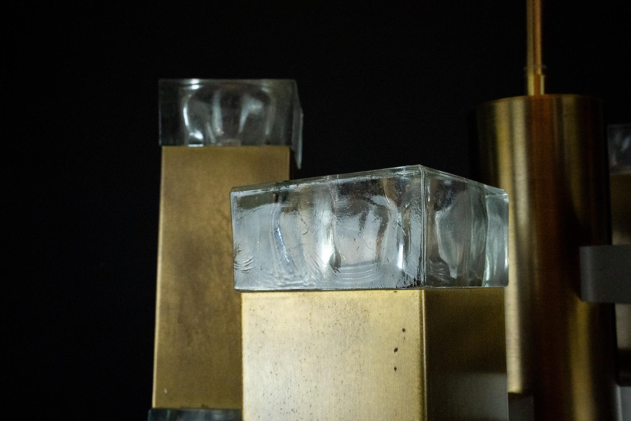 Lustre italien en verre et laiton à 12 lumières produit par Sciolari dans les années 70 en vente 3