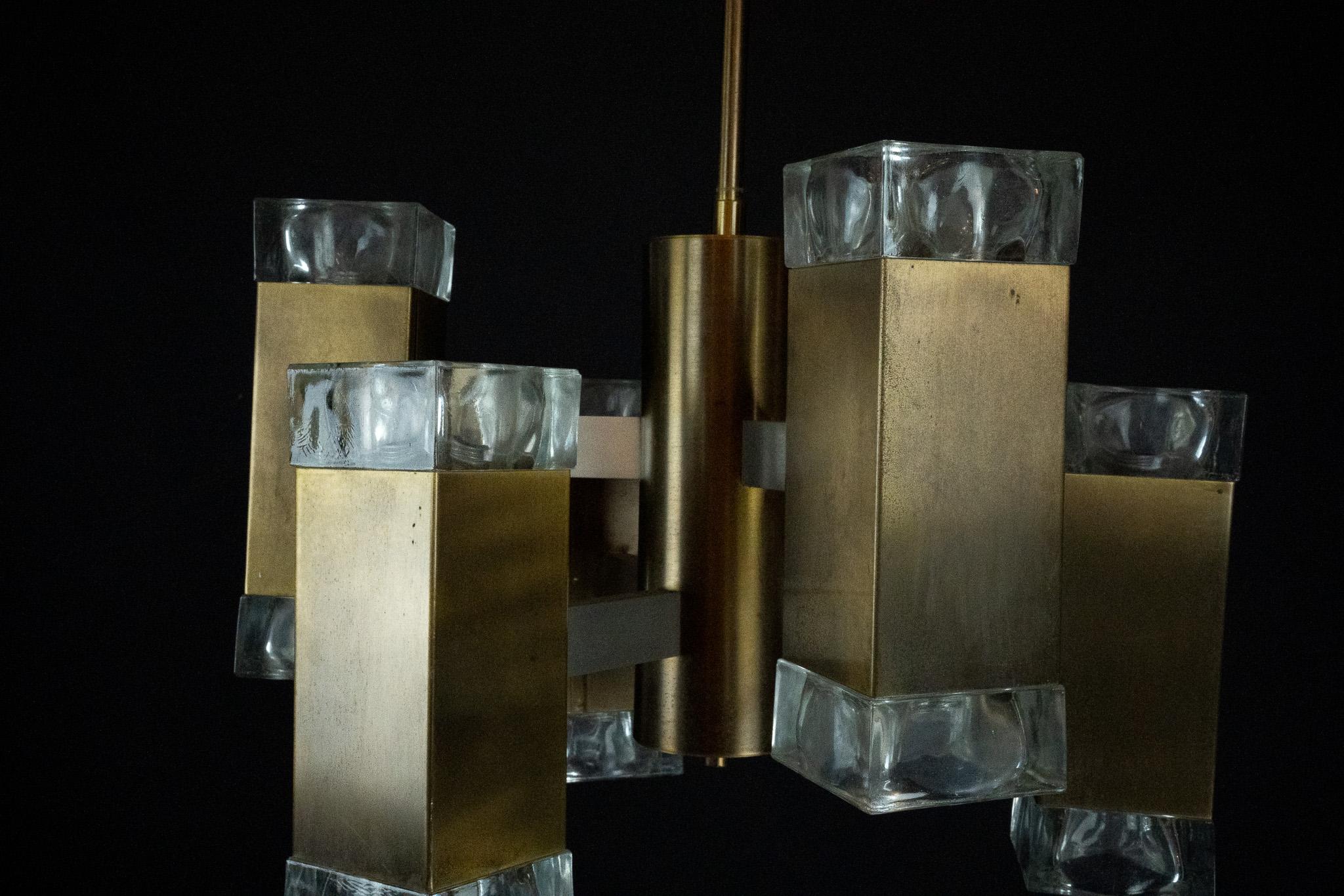Lustre italien en verre et laiton à 12 lumières produit par Sciolari dans les années 70 en vente 5