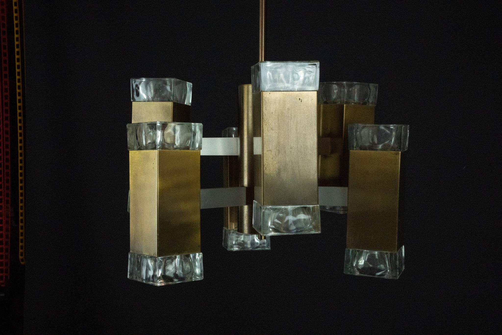 Lustre italien en verre et laiton à 12 lumières produit par Sciolari dans les années 70 en vente 7
