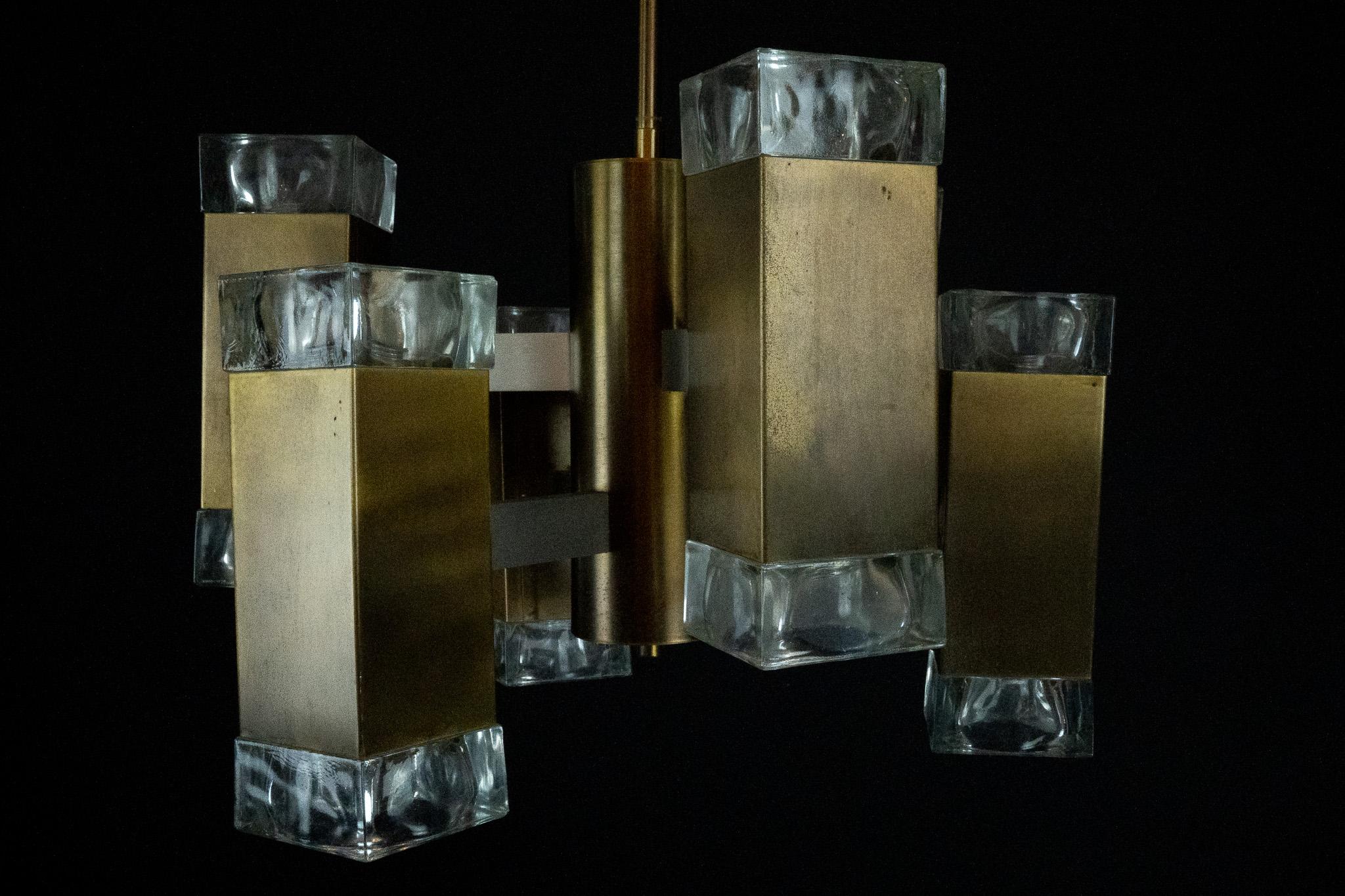 Lustre italien en verre et laiton à 12 lumières produit par Sciolari dans les années 70 en vente 12