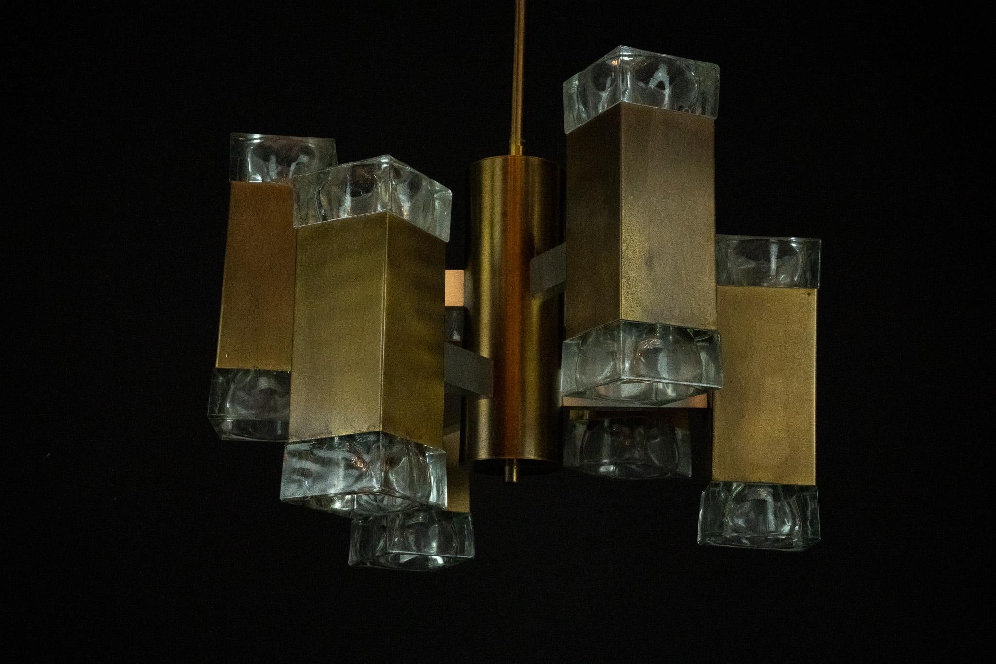 Mid-Century Modern Lustre italien en verre et laiton à 12 lumières produit par Sciolari dans les années 70 en vente