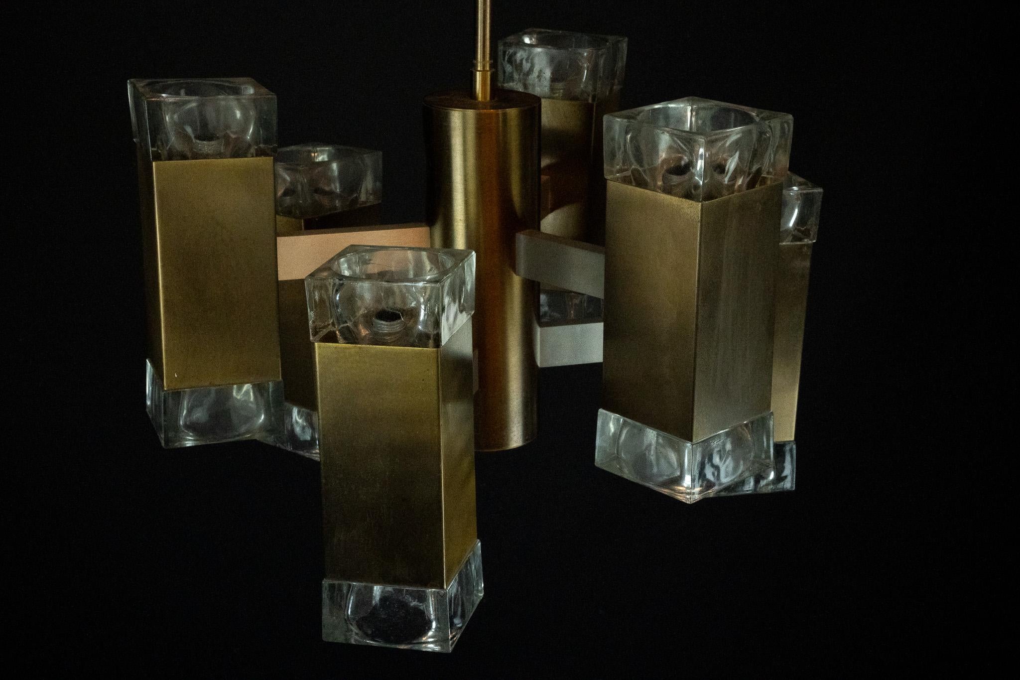 Lustre italien en verre et laiton à 12 lumières produit par Sciolari dans les années 70 en vente 1