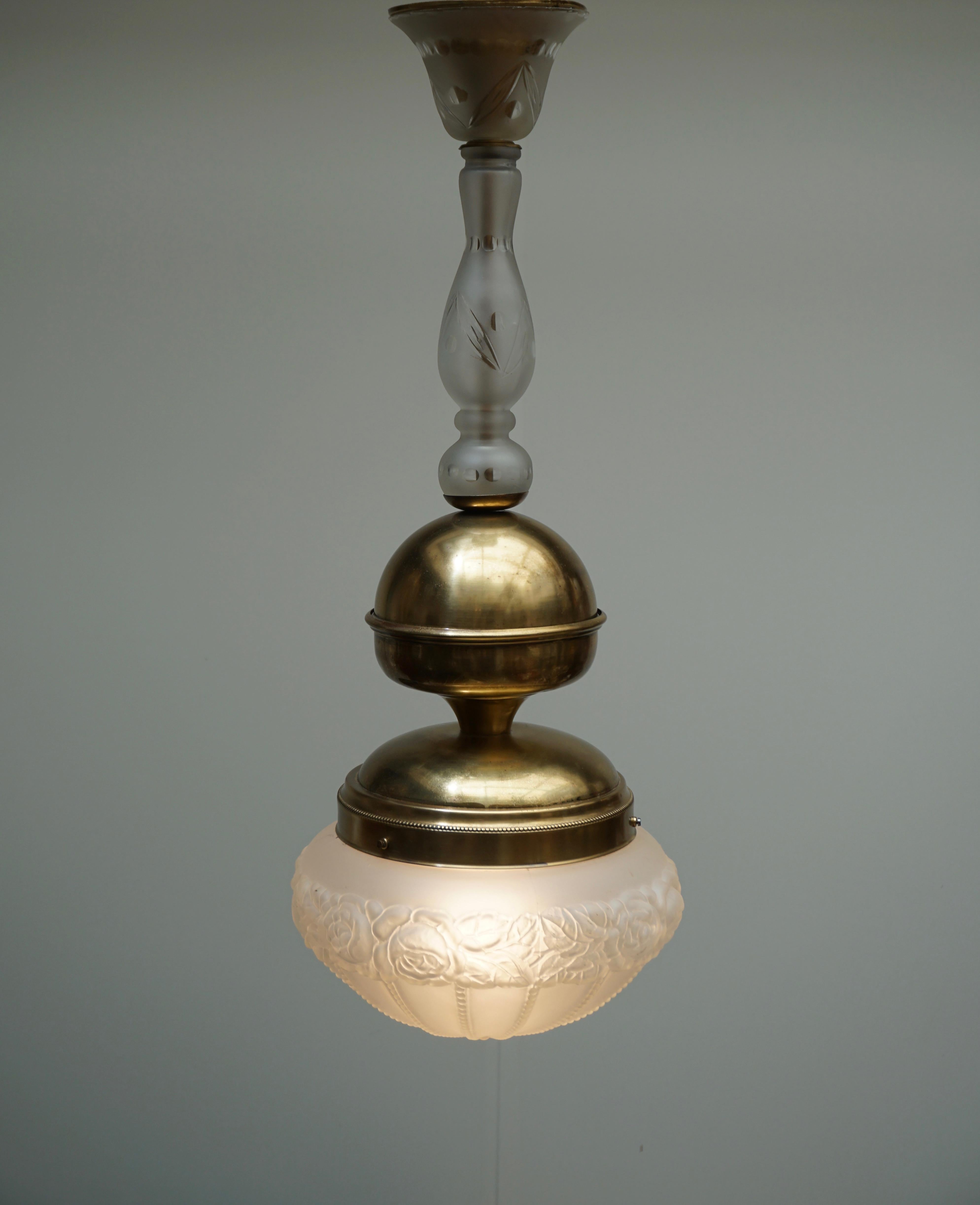 Italian Glass and Brass Pendant Light In Good Condition For Sale In Antwerp, BE
