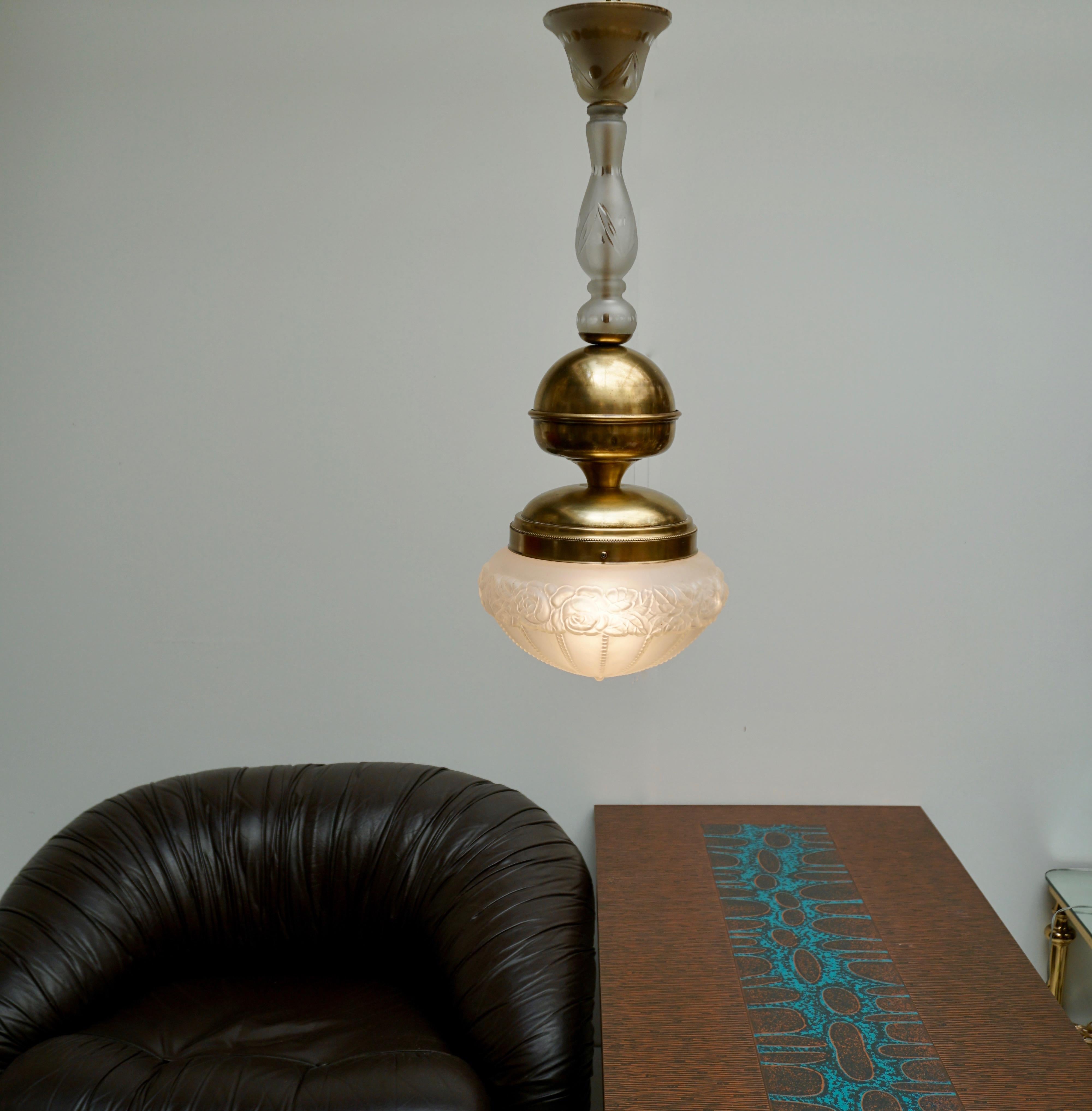 Italian Glass and Brass Pendant Light For Sale 1