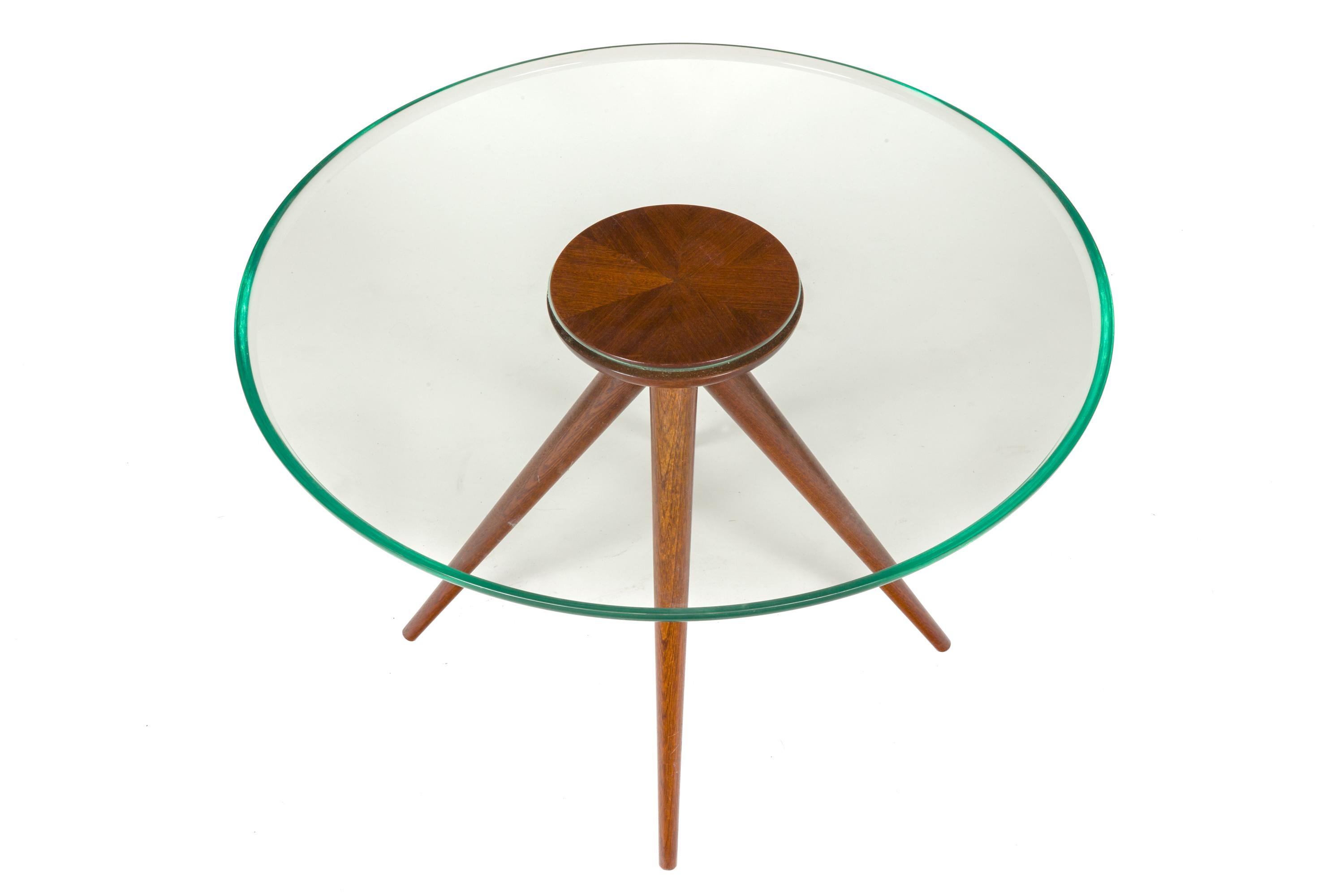 Italian Glass and Mahogany Round Occasional Table in the Manner of Pietro Chiesa In Excellent Condition In New York, NY