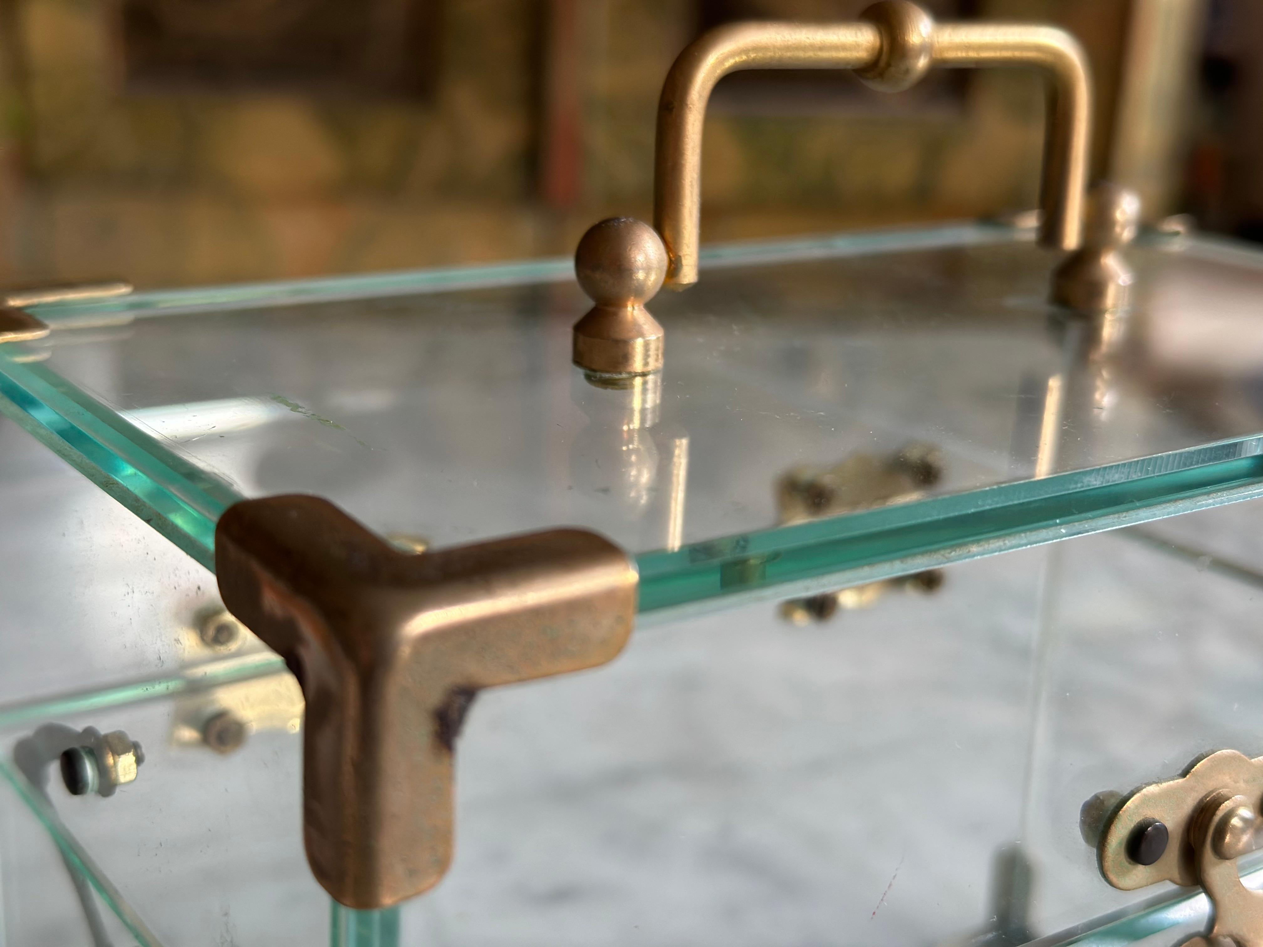 Italienische Schmuckschatulle aus Glas und Metall, 1970er Jahre im Angebot 5