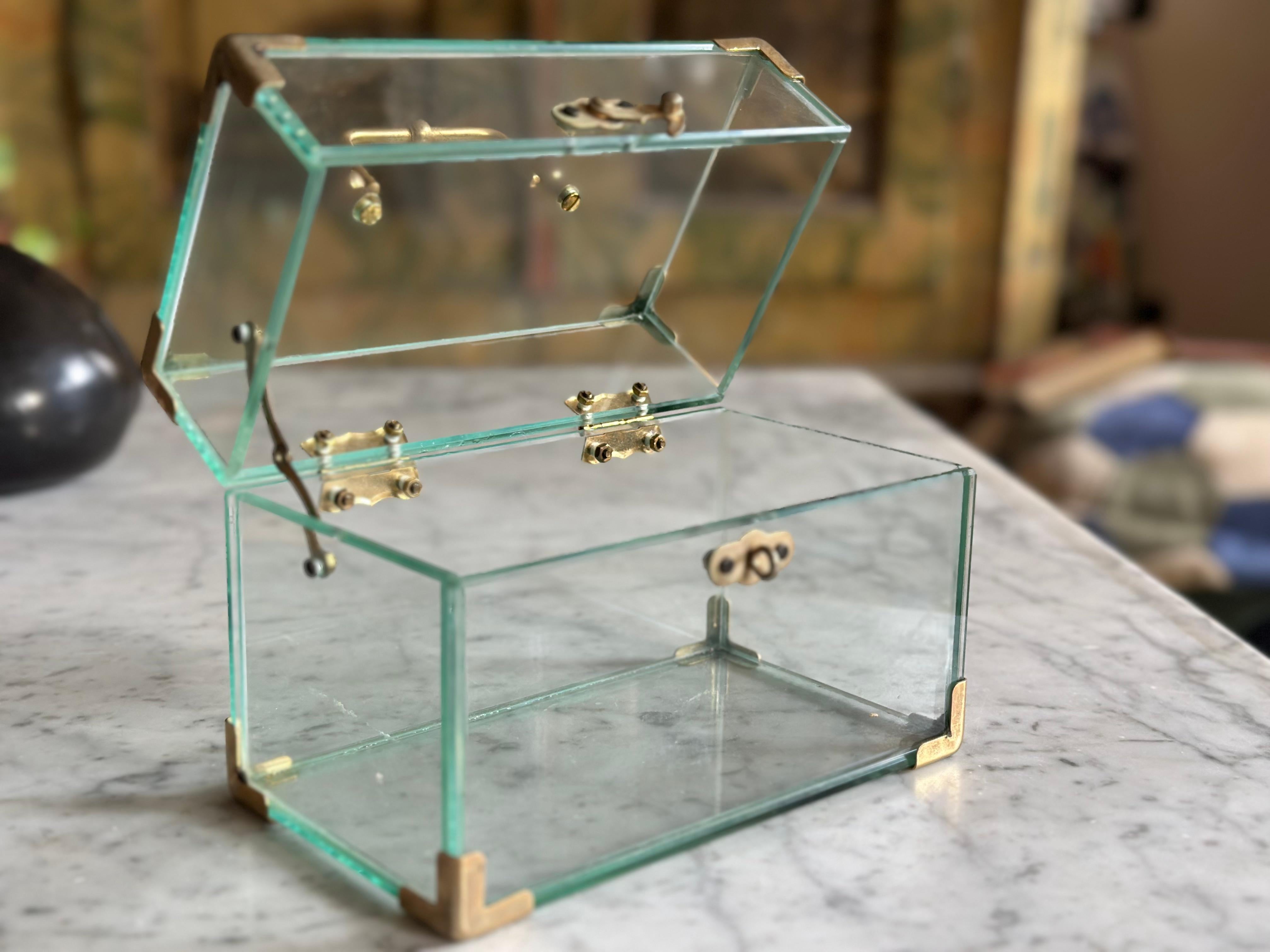 Italienische Schmuckschatulle aus Glas und Metall, 1970er Jahre im Angebot 6