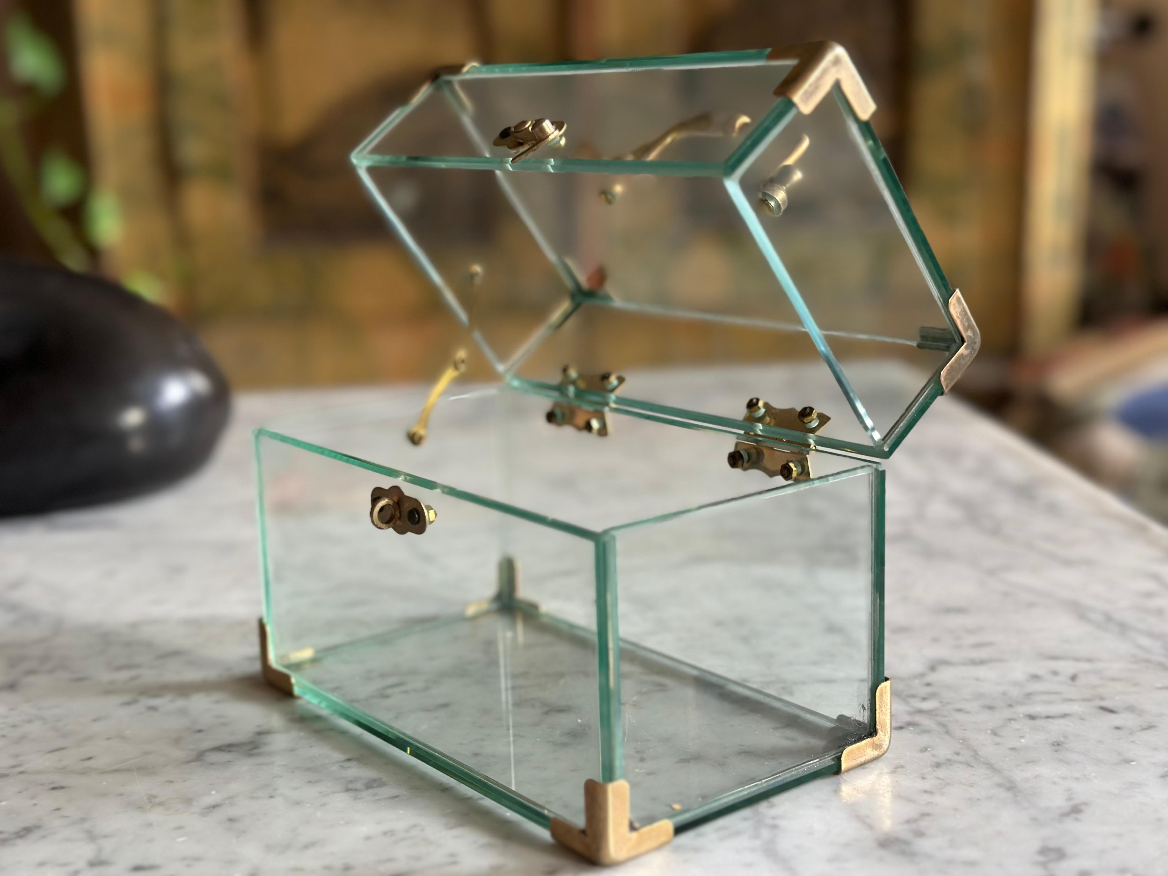 Italienische Schmuckschatulle aus Glas und Metall, 1970er Jahre im Angebot 7
