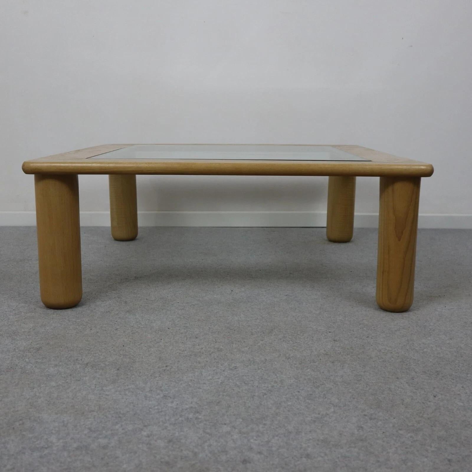 Mid-Century Modern Table basse italienne en verre et chêne à la manière d'Afra & Tobia Scarpa, années 1970. en vente