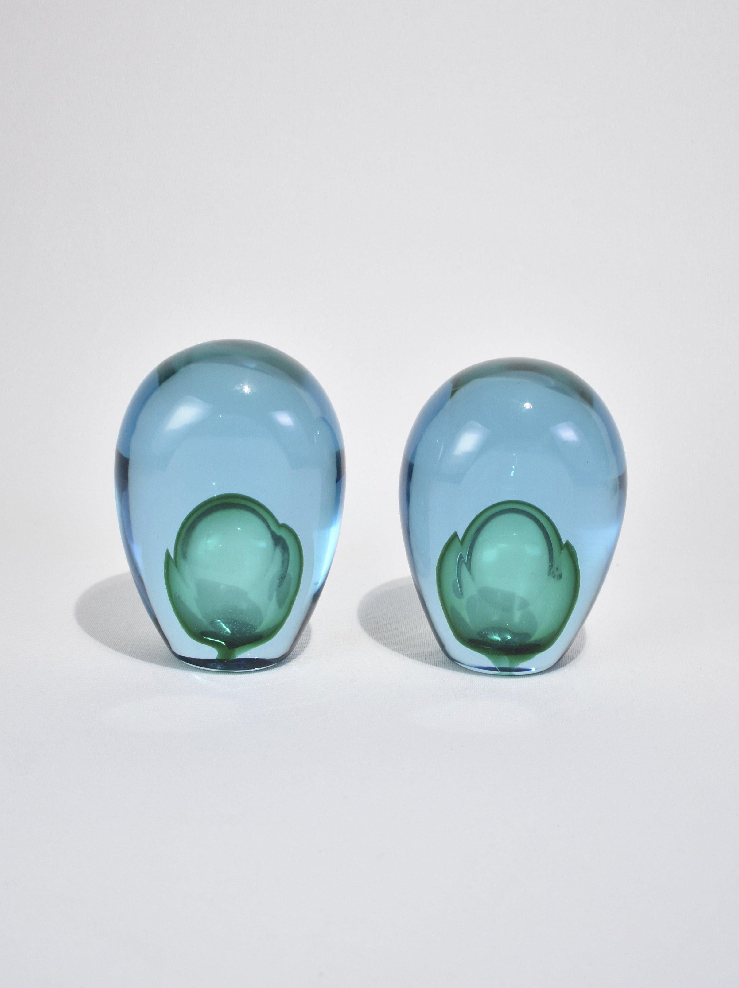 Beautiful hand blown sommerso blue glass bookends with teal interior. Attributed to Alfredo Barbini, made in Italy. Ca. 1960s.