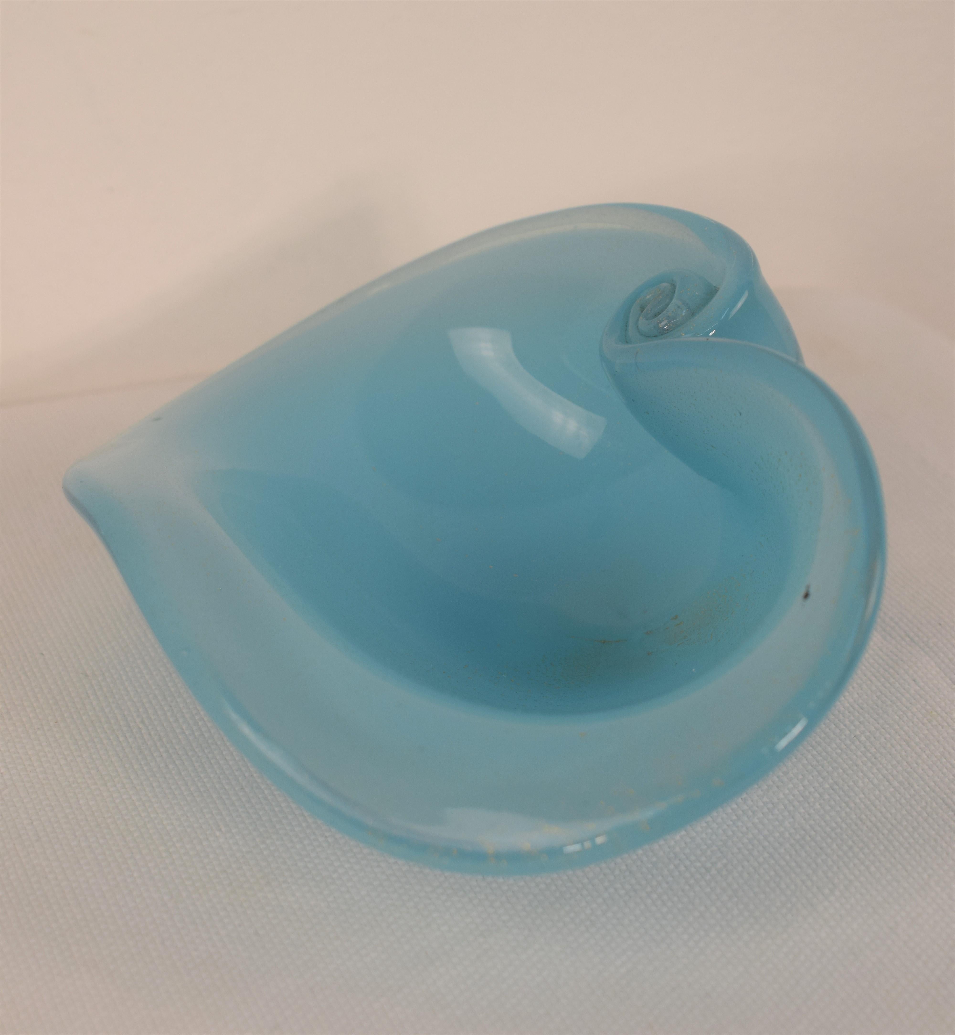 Italian glass bowl, Vistosi, 1970s.
Dimensions: H= 8 cm; W= 15 cm; D=10 cm.