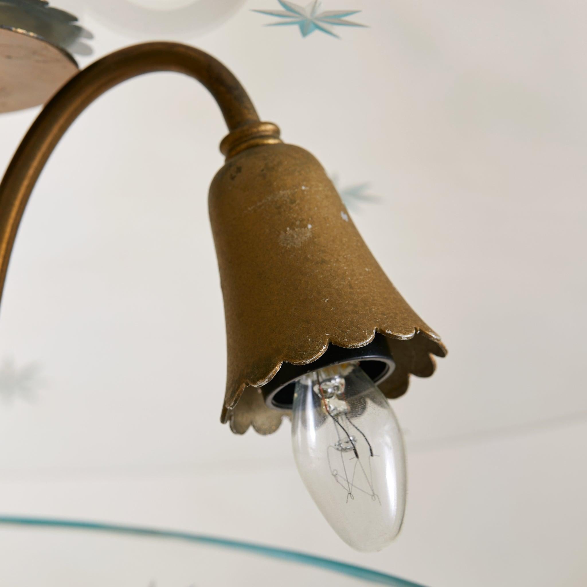 Araña italiana de cristal y latón con motivos de estrellas, años 40 en Bueno estado para la venta en Chicago, IL