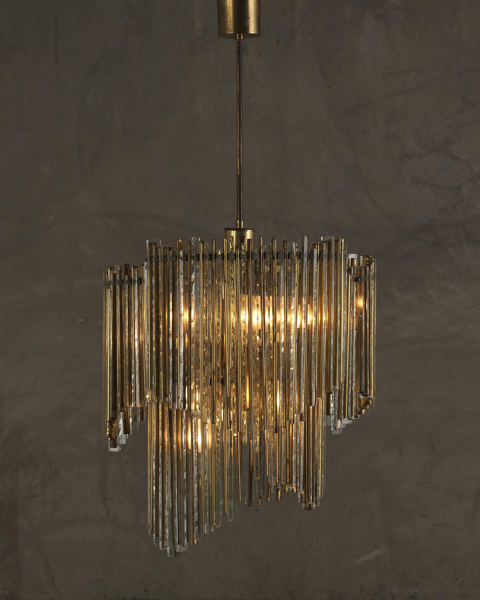 Italiano Lampadario in vetro italiano in vendita