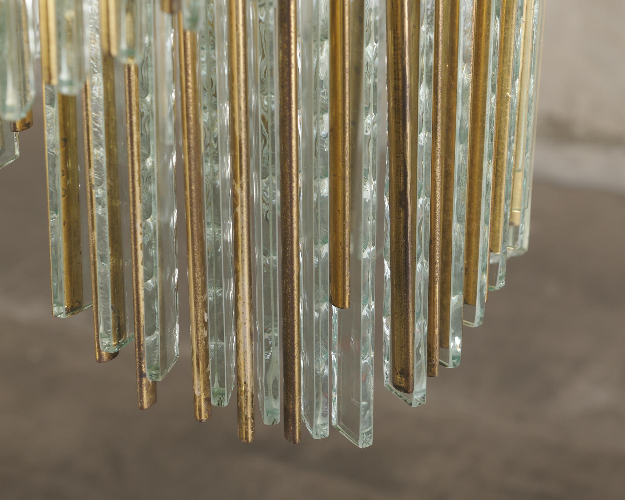 Ottone Lampadario in vetro italiano in vendita