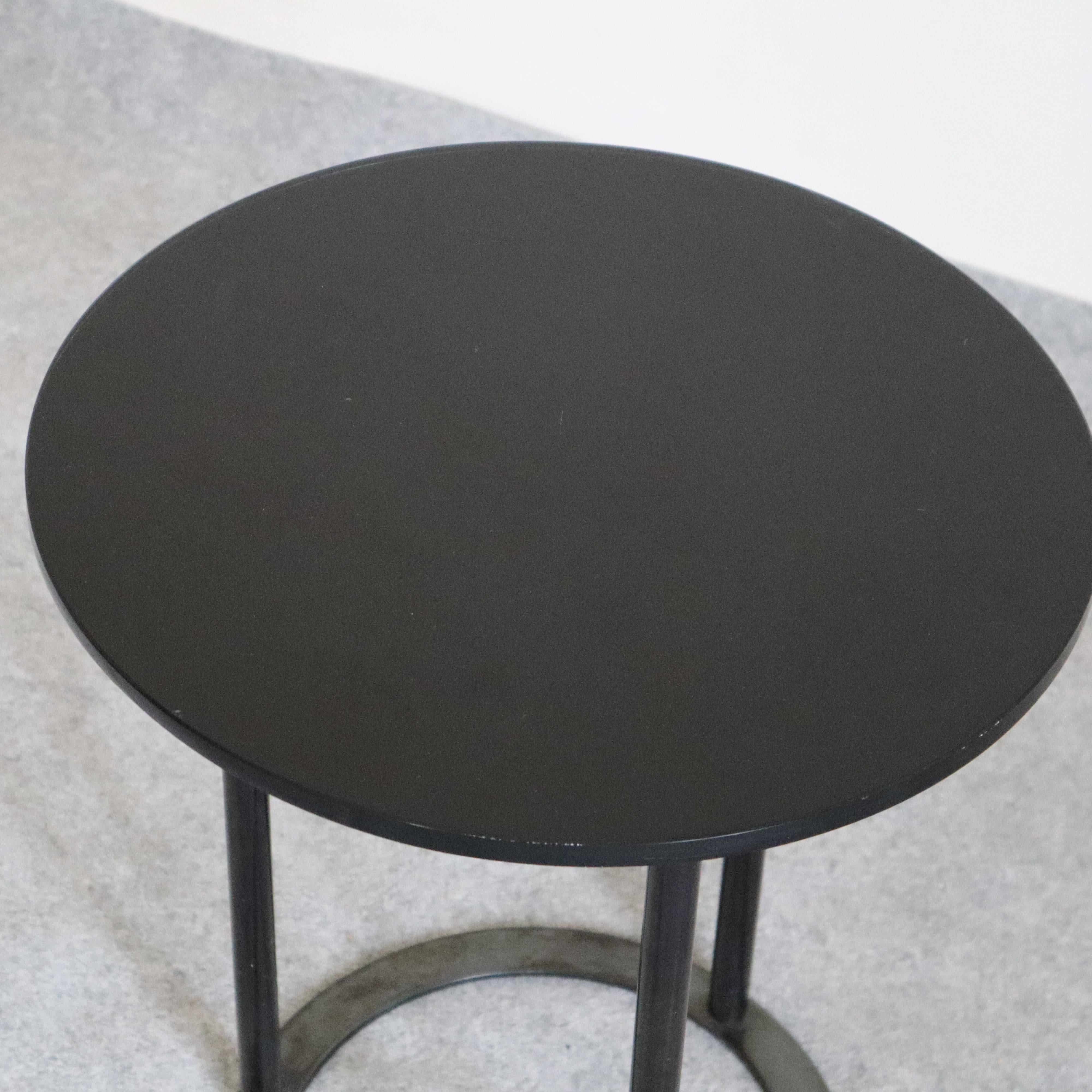 Italienischer runder Couchtisch aus Glas und Metall 