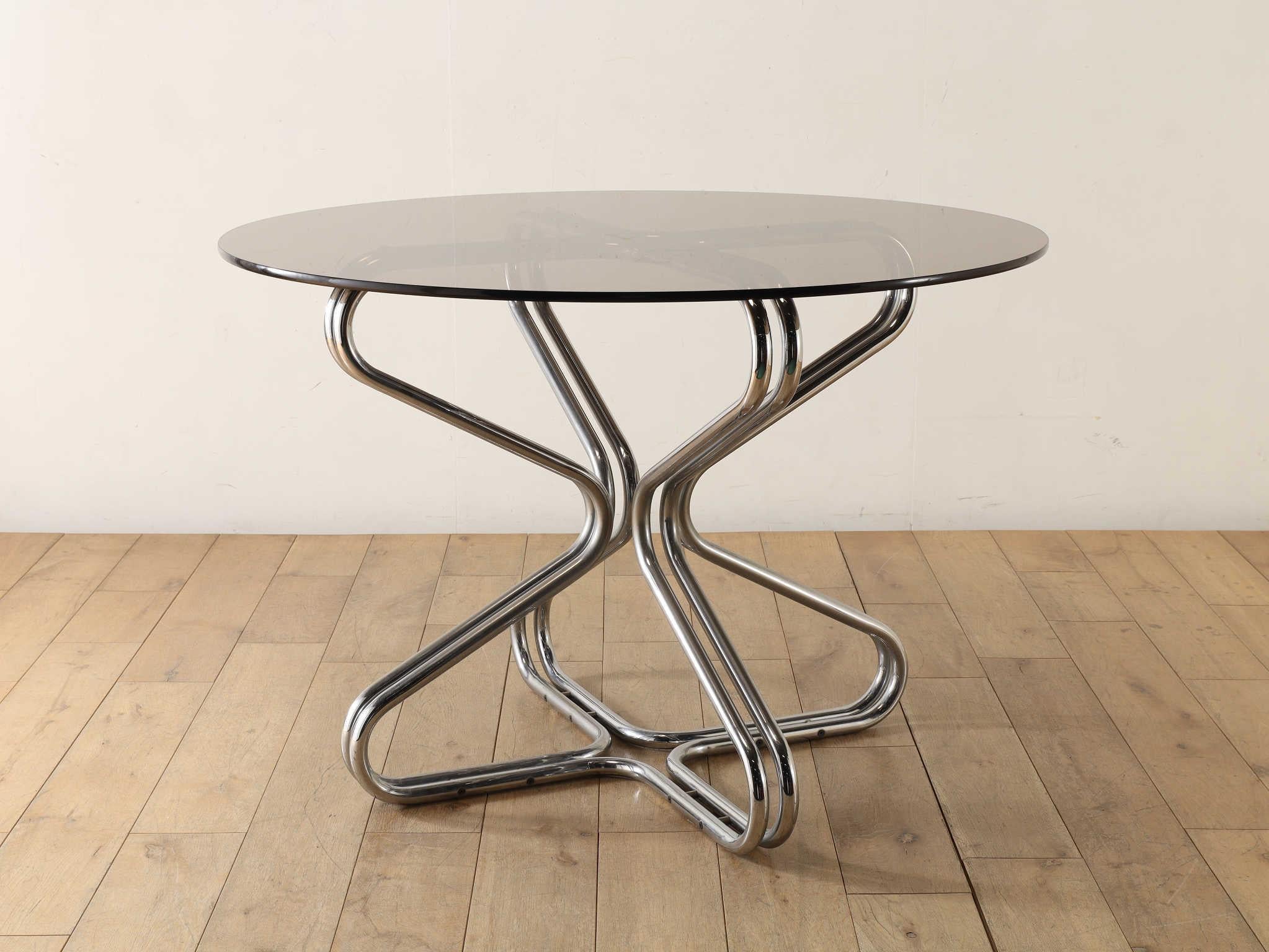 Mid-Century moderno Tavolo italiano con piano in vetro anni '70 in vendita